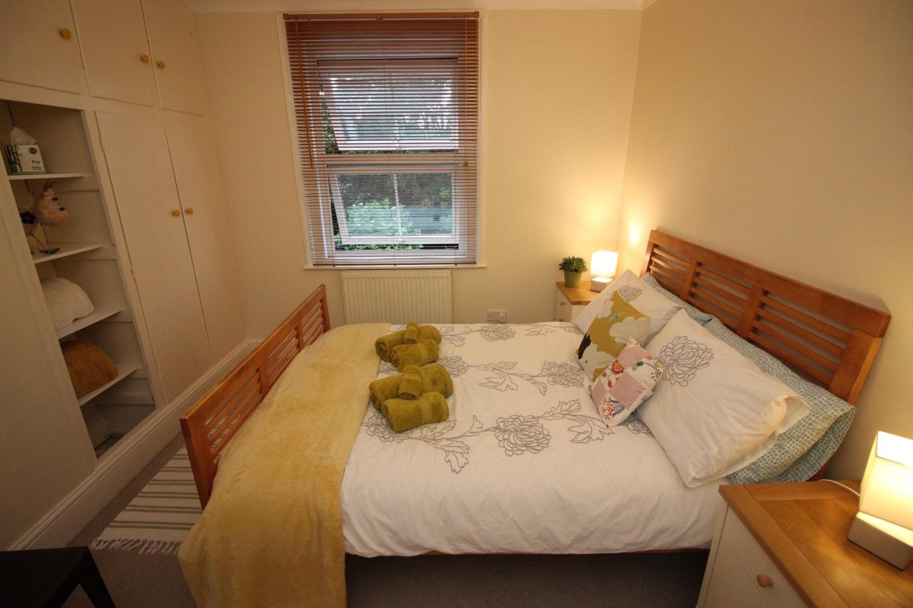 Double Room with Private Bathroom - Photo 5