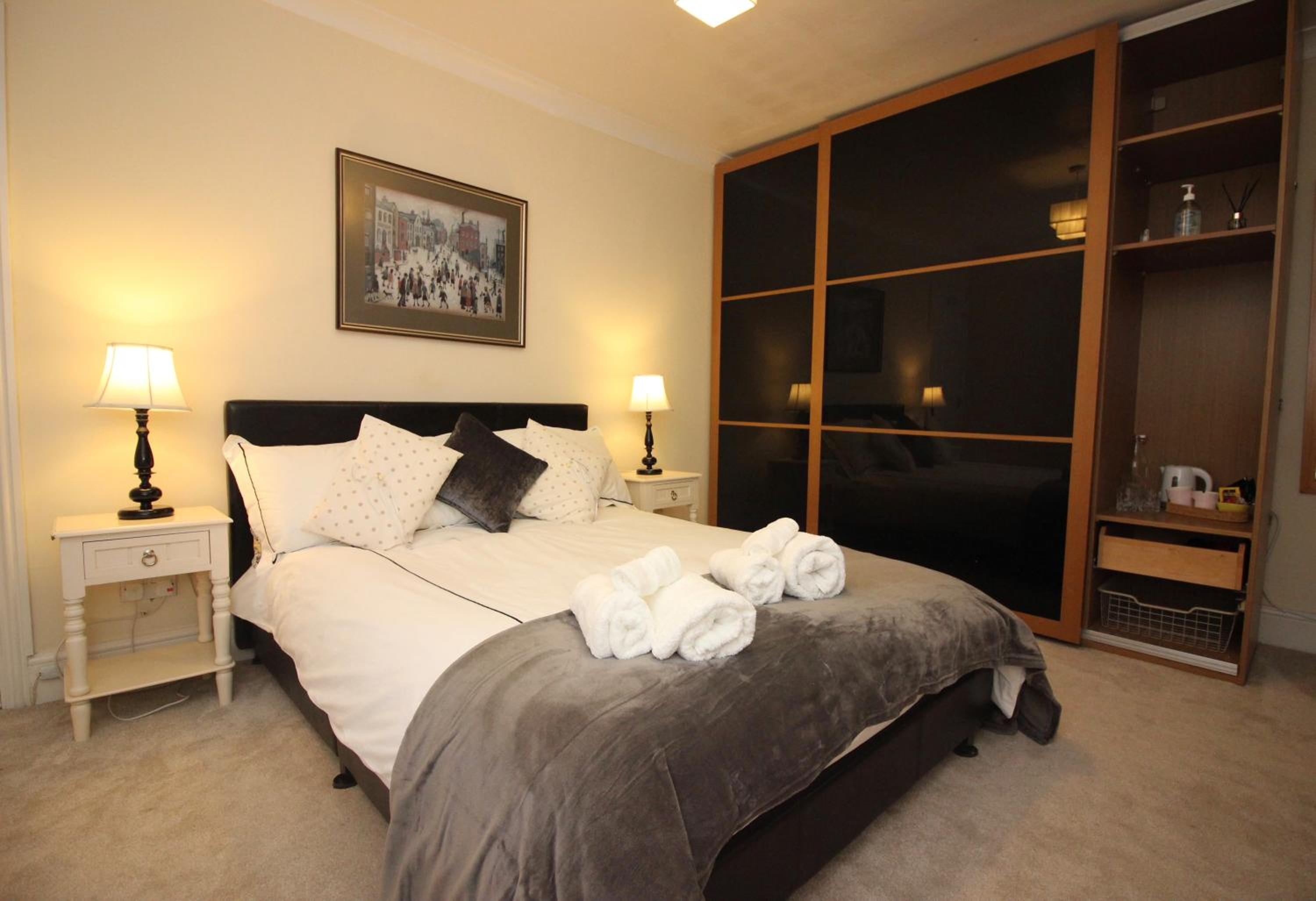 Triple Room with Private Bathroom - Photo 9