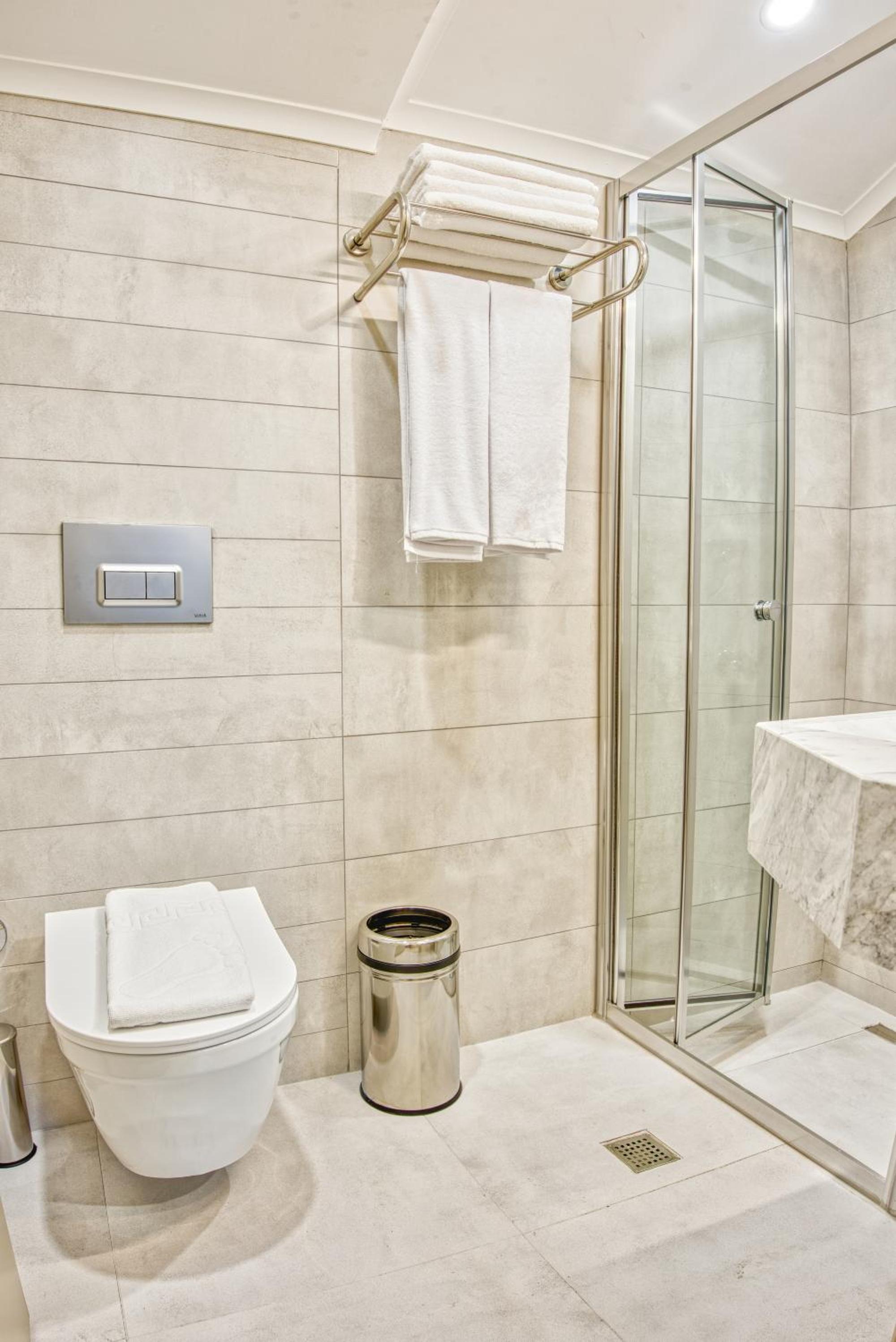 Triple Room with Balcony photo 3