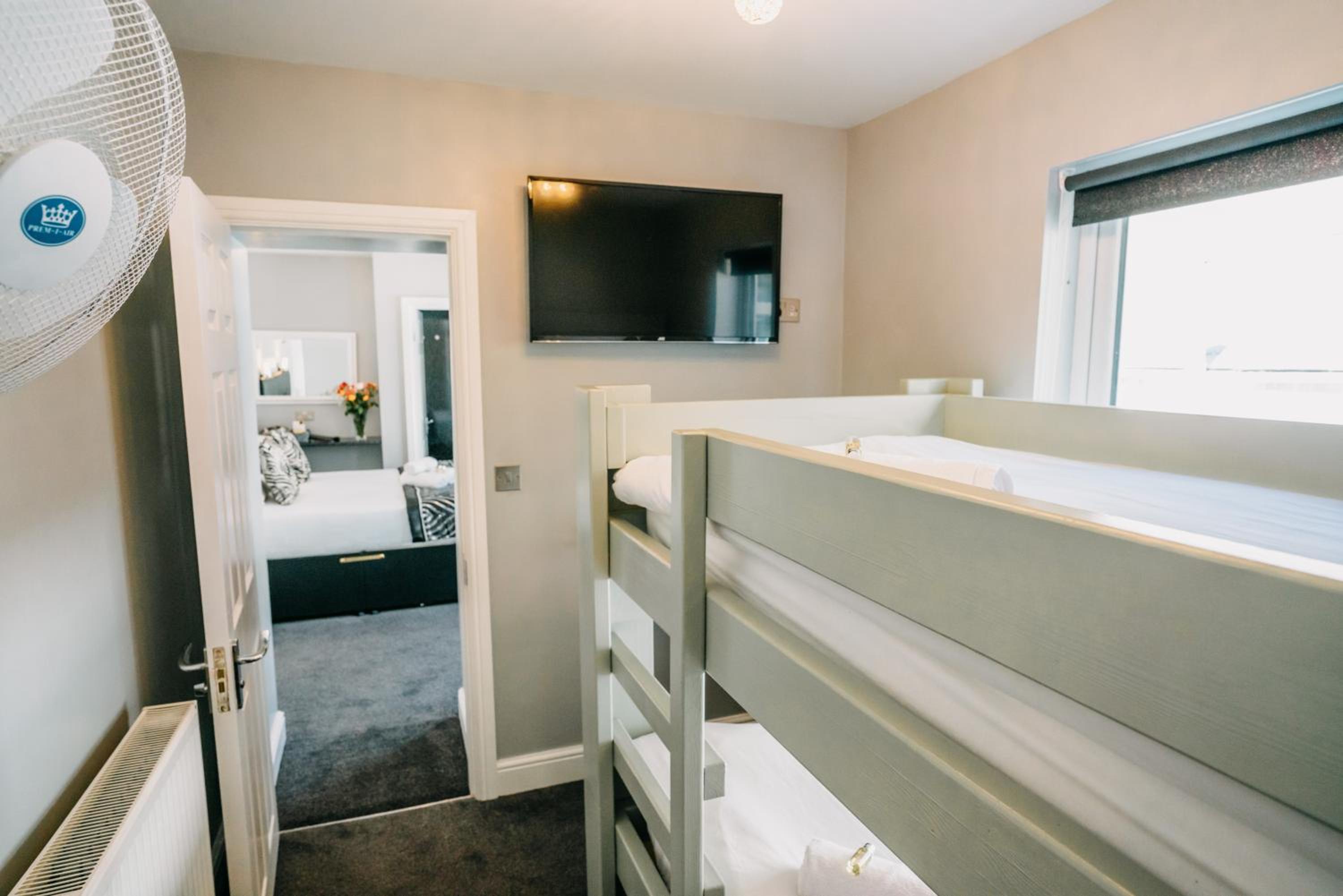 Deluxe Quadruple Room photo 3