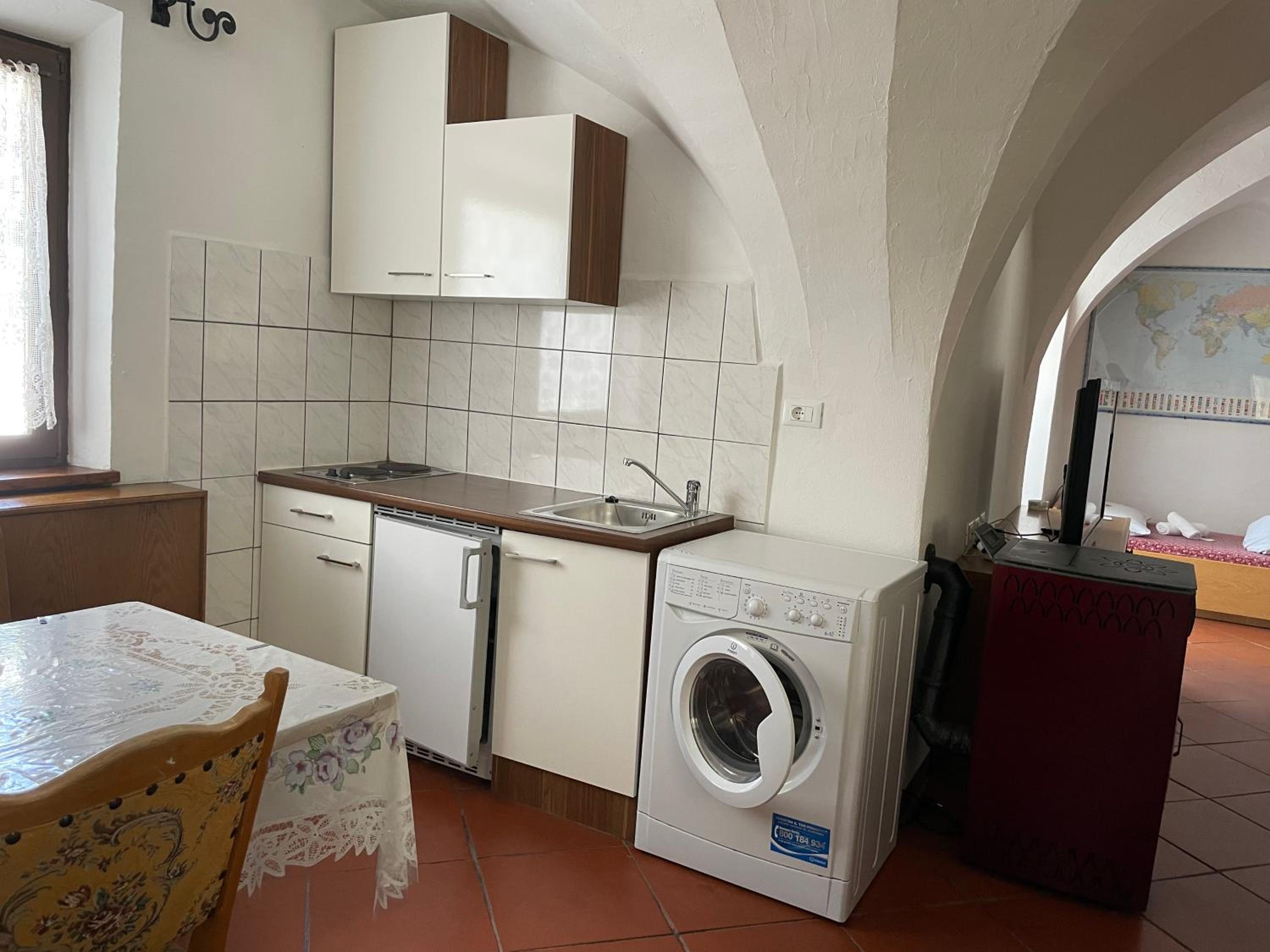 Apartment with Balcony - Photo 2