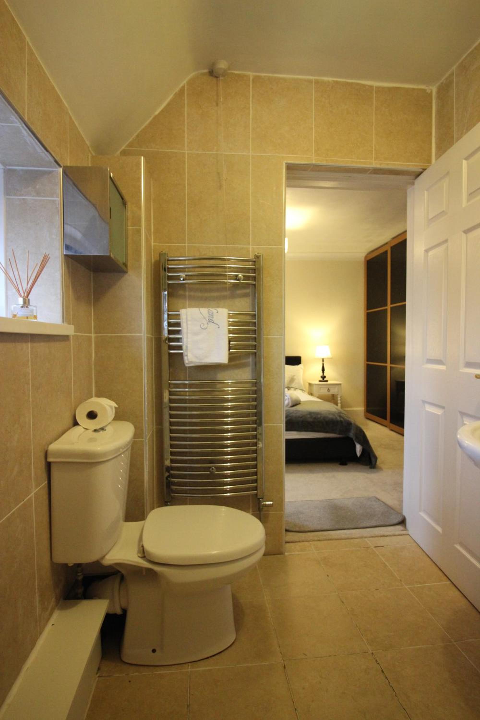 Triple Room with Private Bathroom - Photo 7