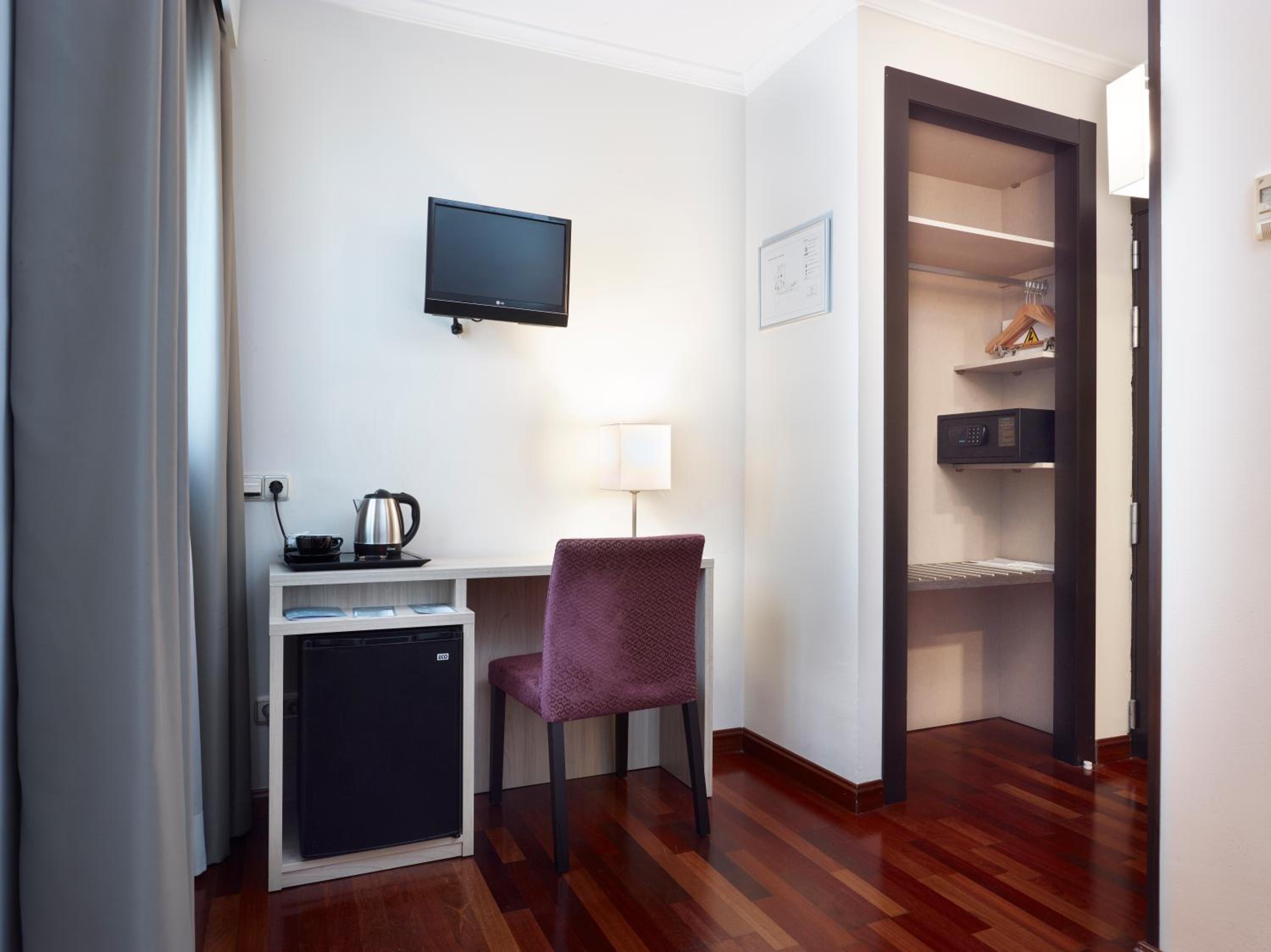 Single Room photo 3