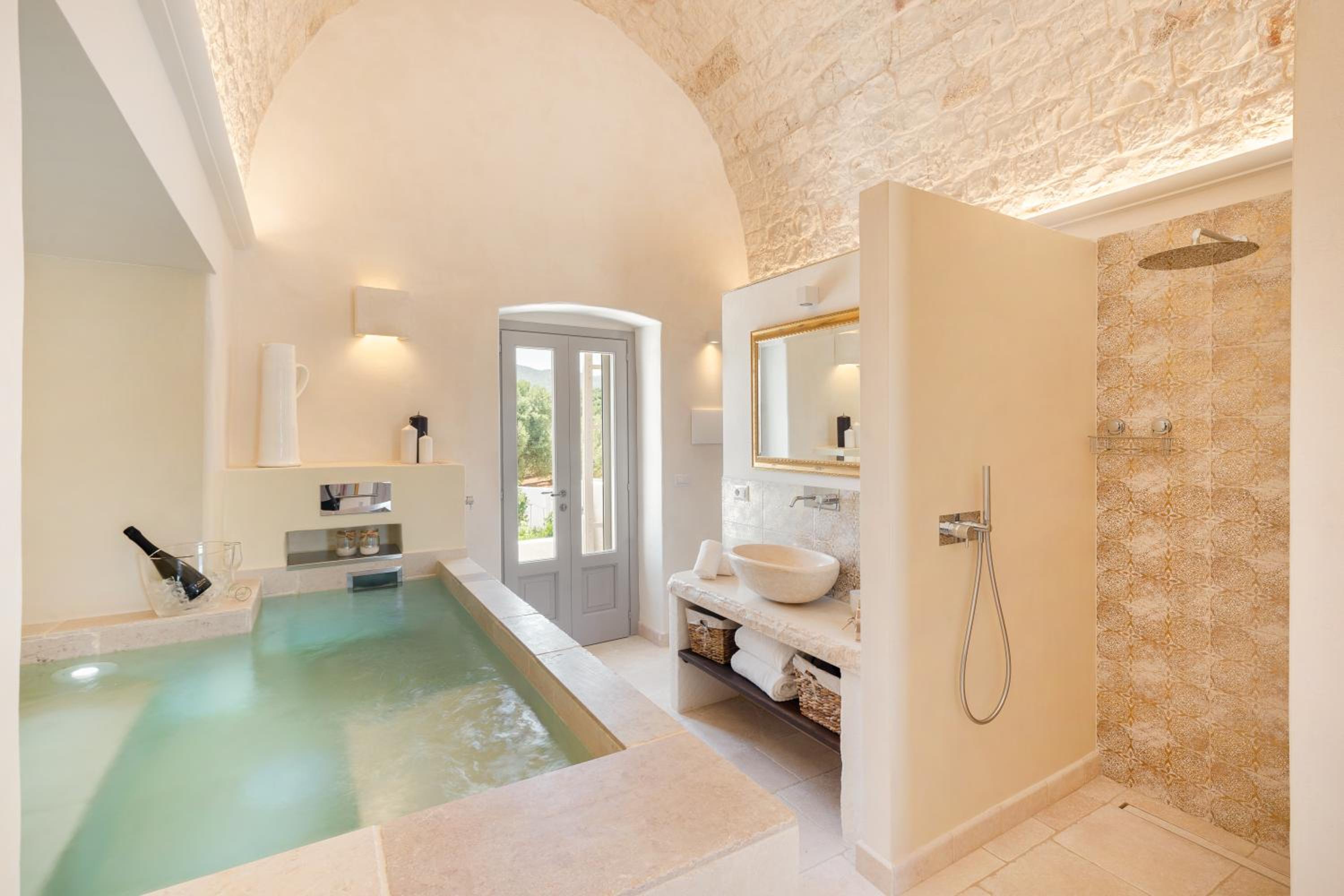 Suite with Private Pool photo 3