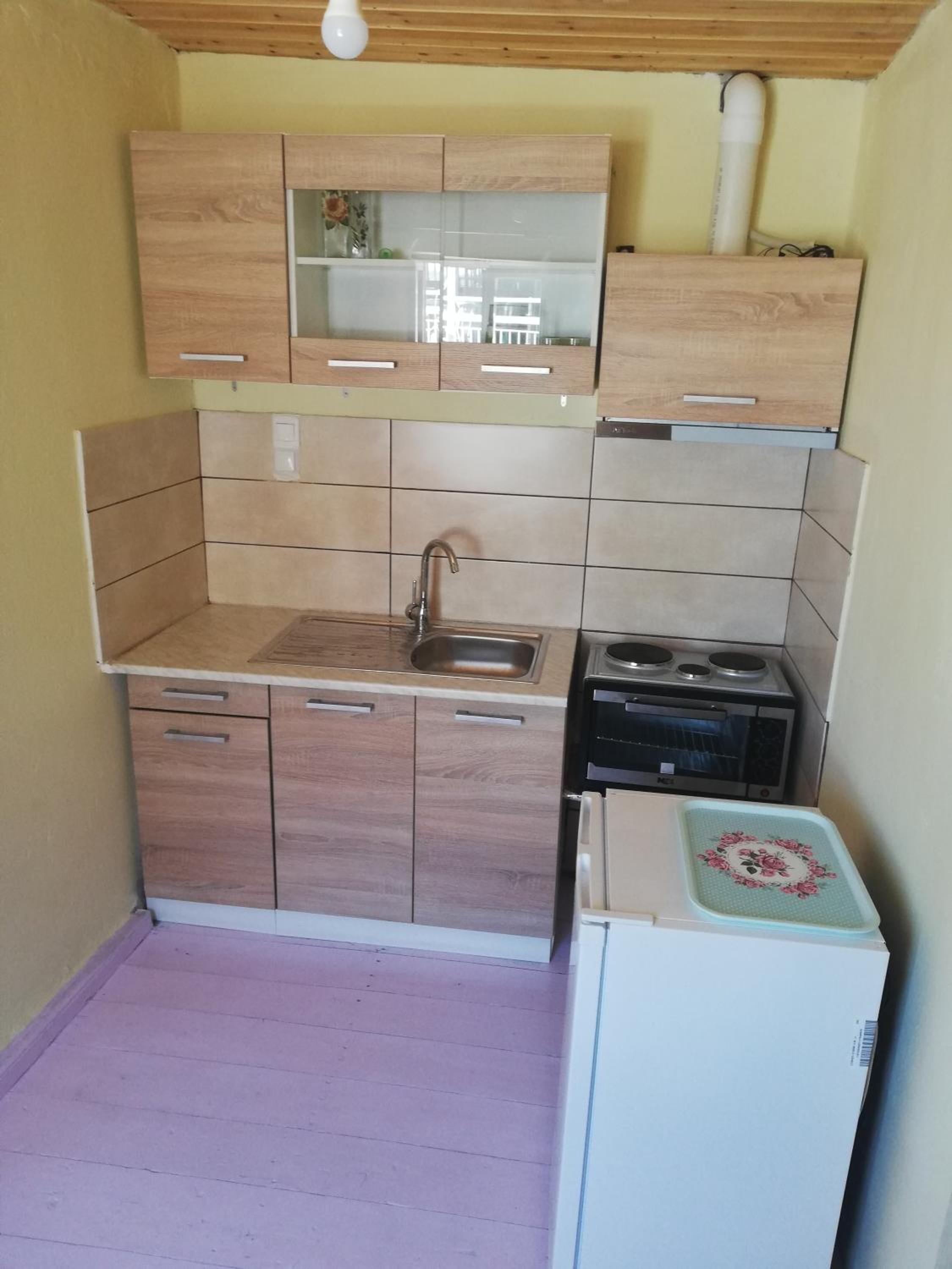 One-Bedroom House - Photo 5