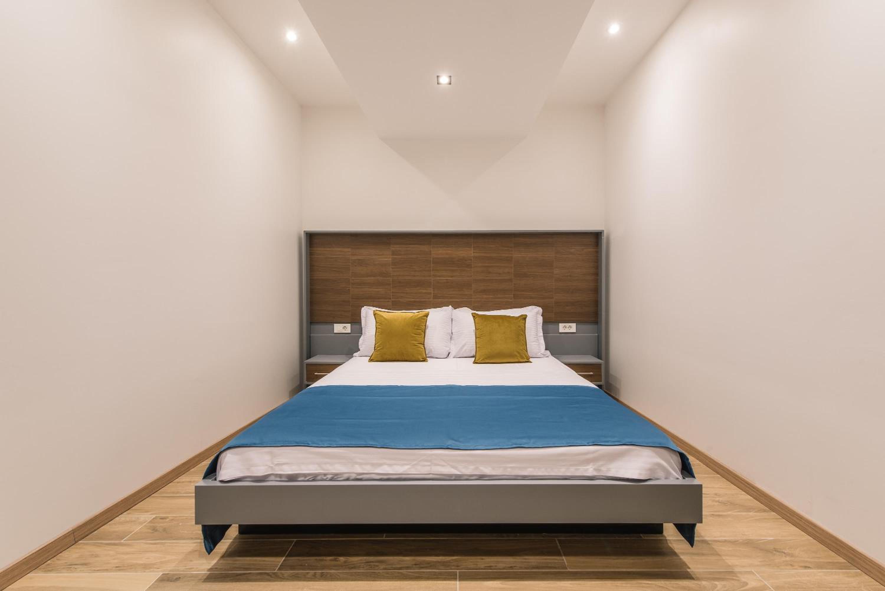 Deluxe Double Room with Balcony and Sea View