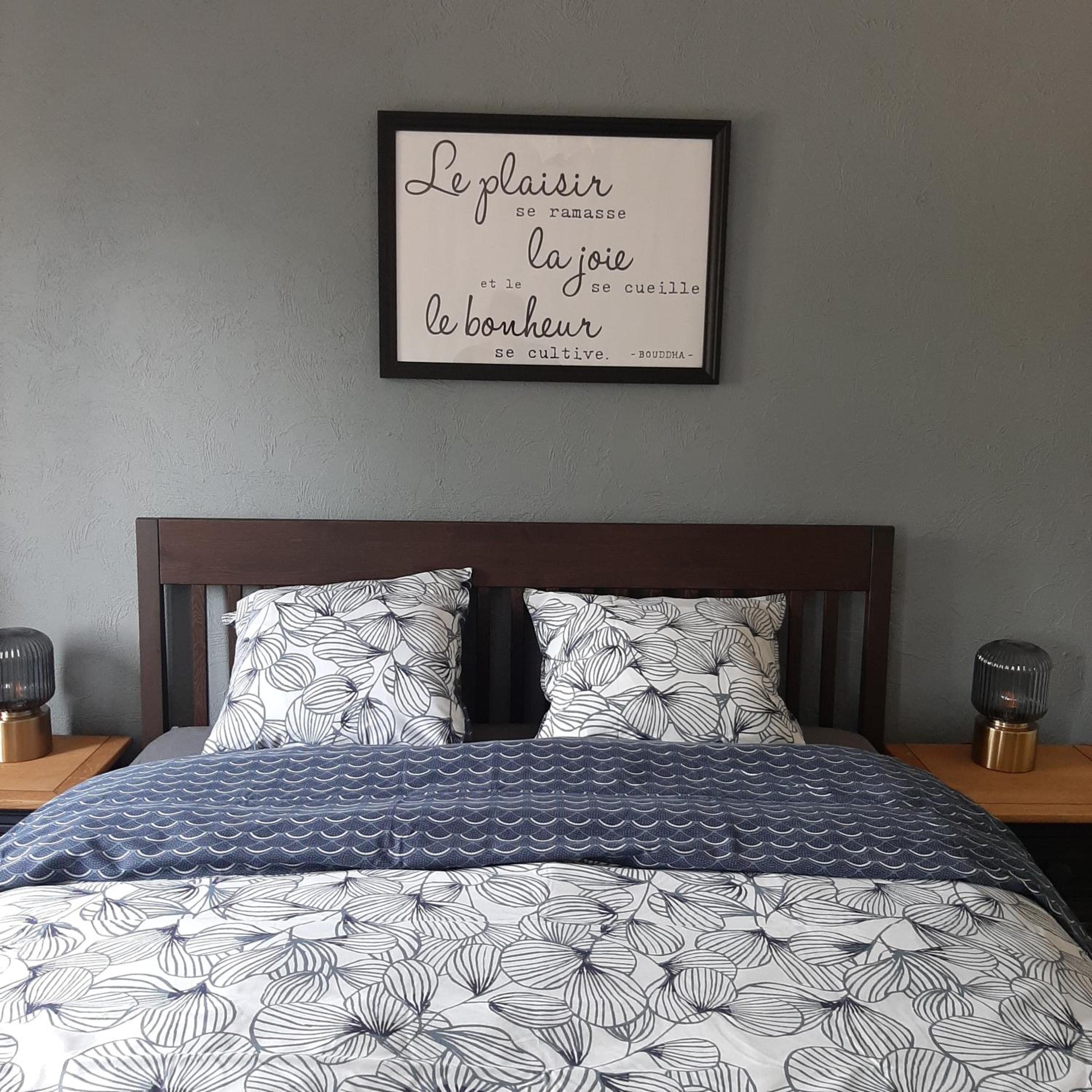 Five-Bedroom House photo 1