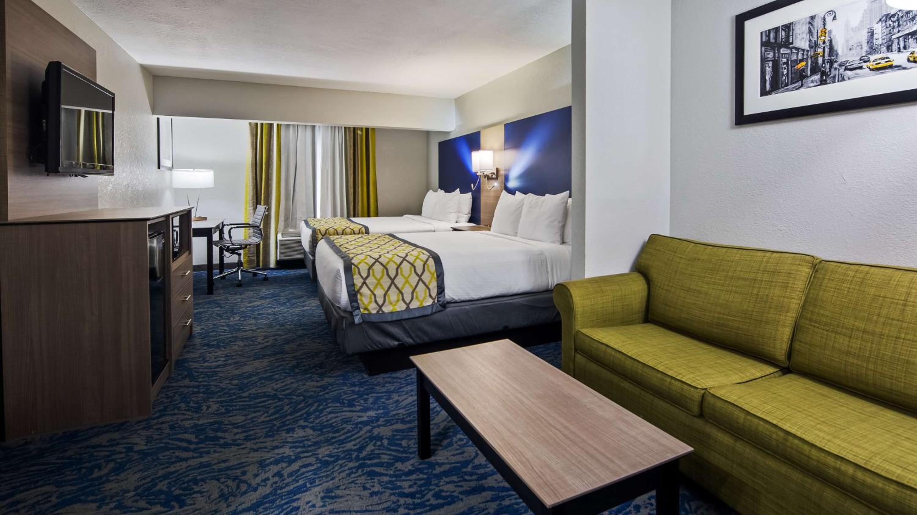 Queen Suite with Sofa Bed - Non-Smoking - Photo 2