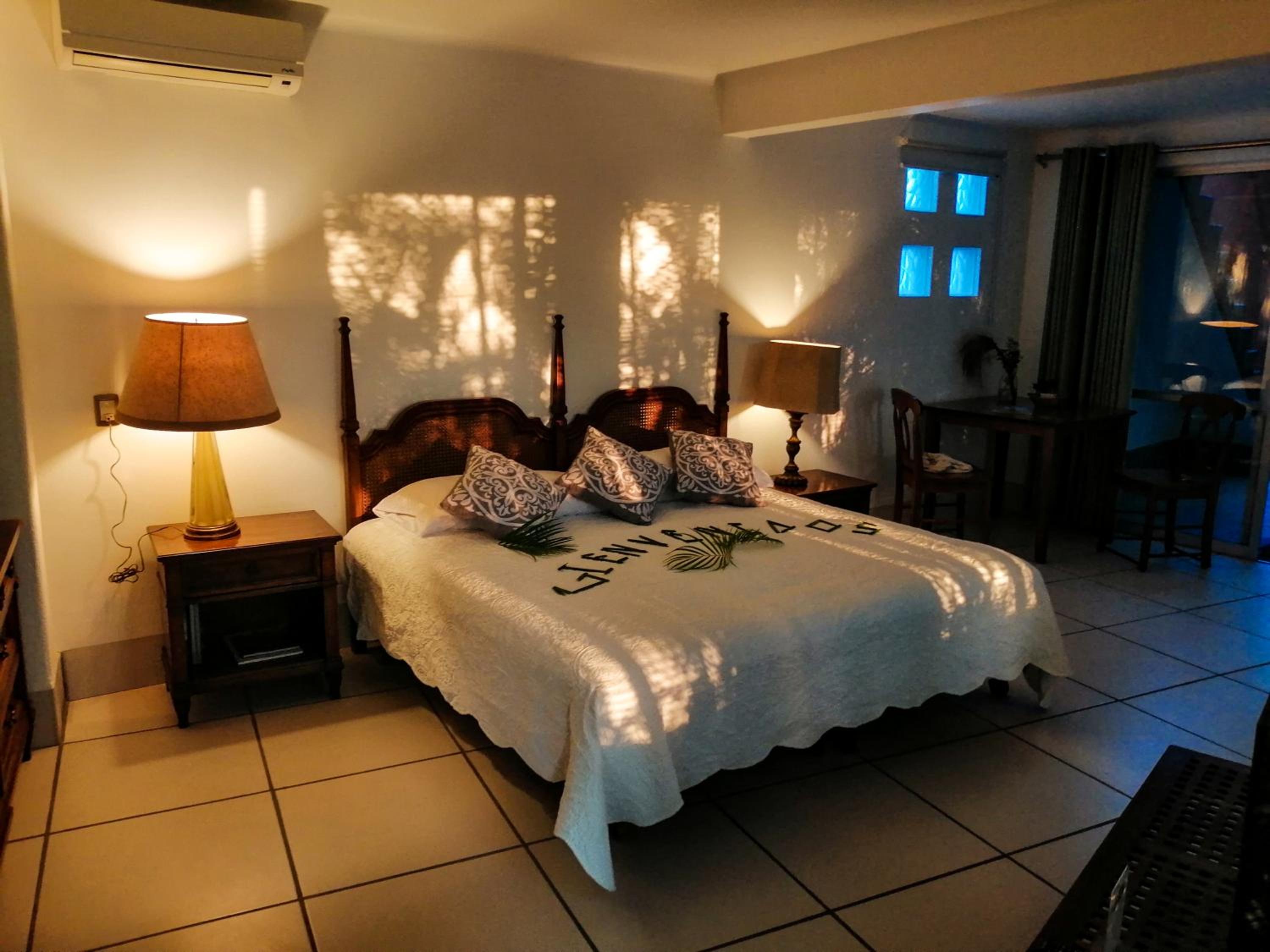 Deluxe Suite with Spa Bath photo 2
