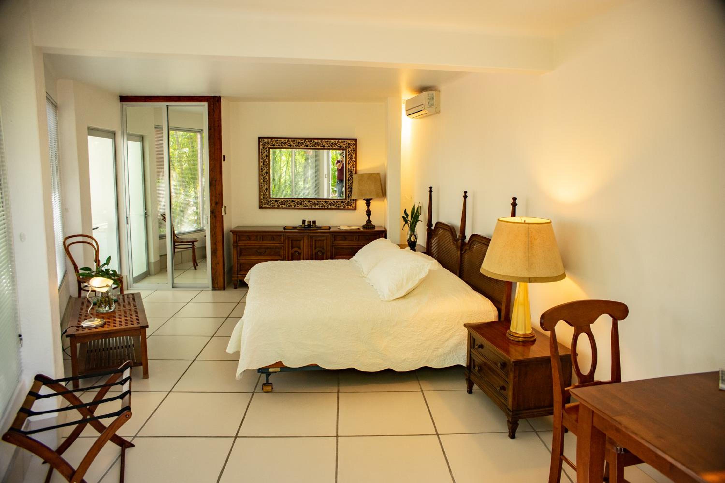 Deluxe Suite with Spa Bath photo 3