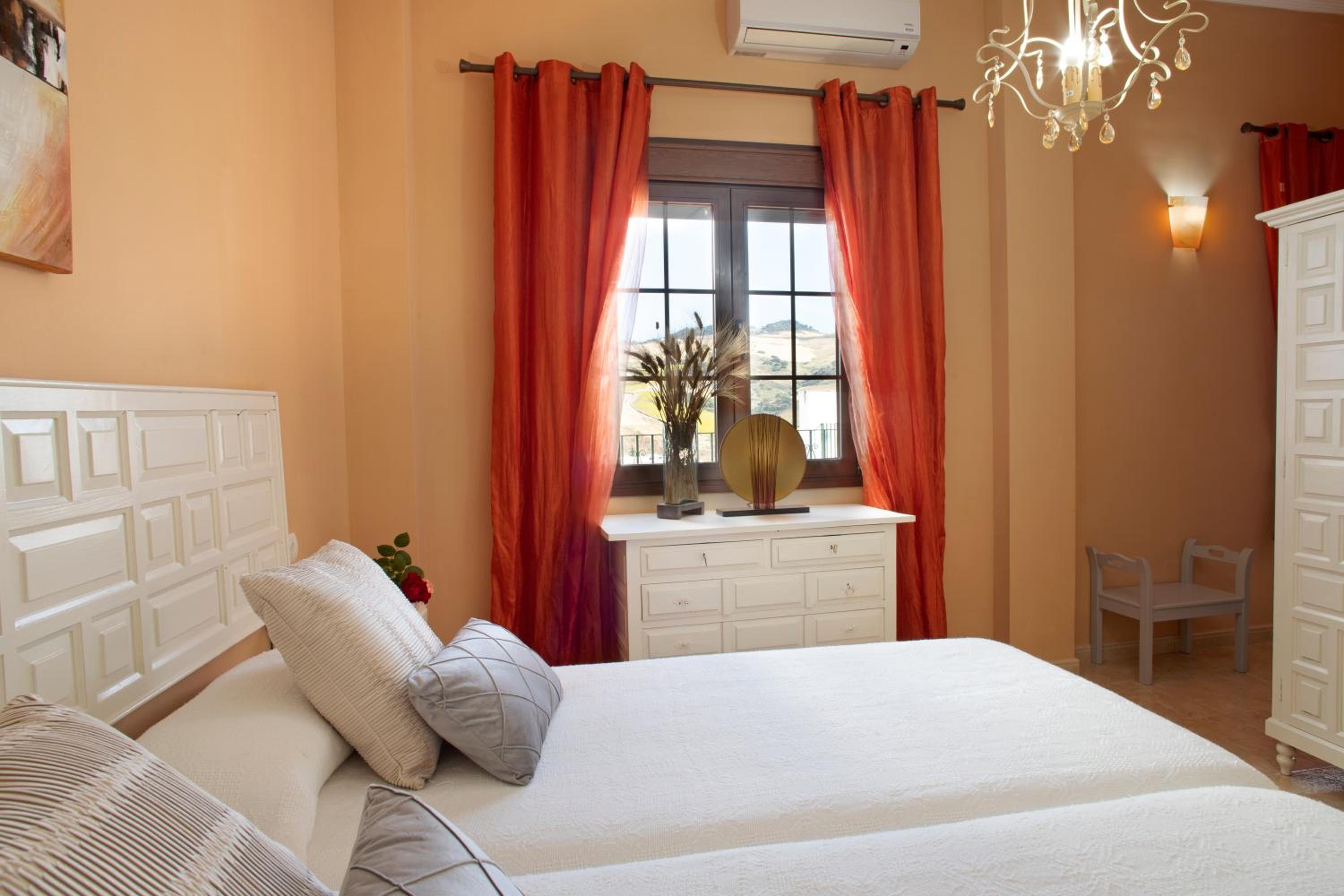 Four-Bedroom House - Photo 8