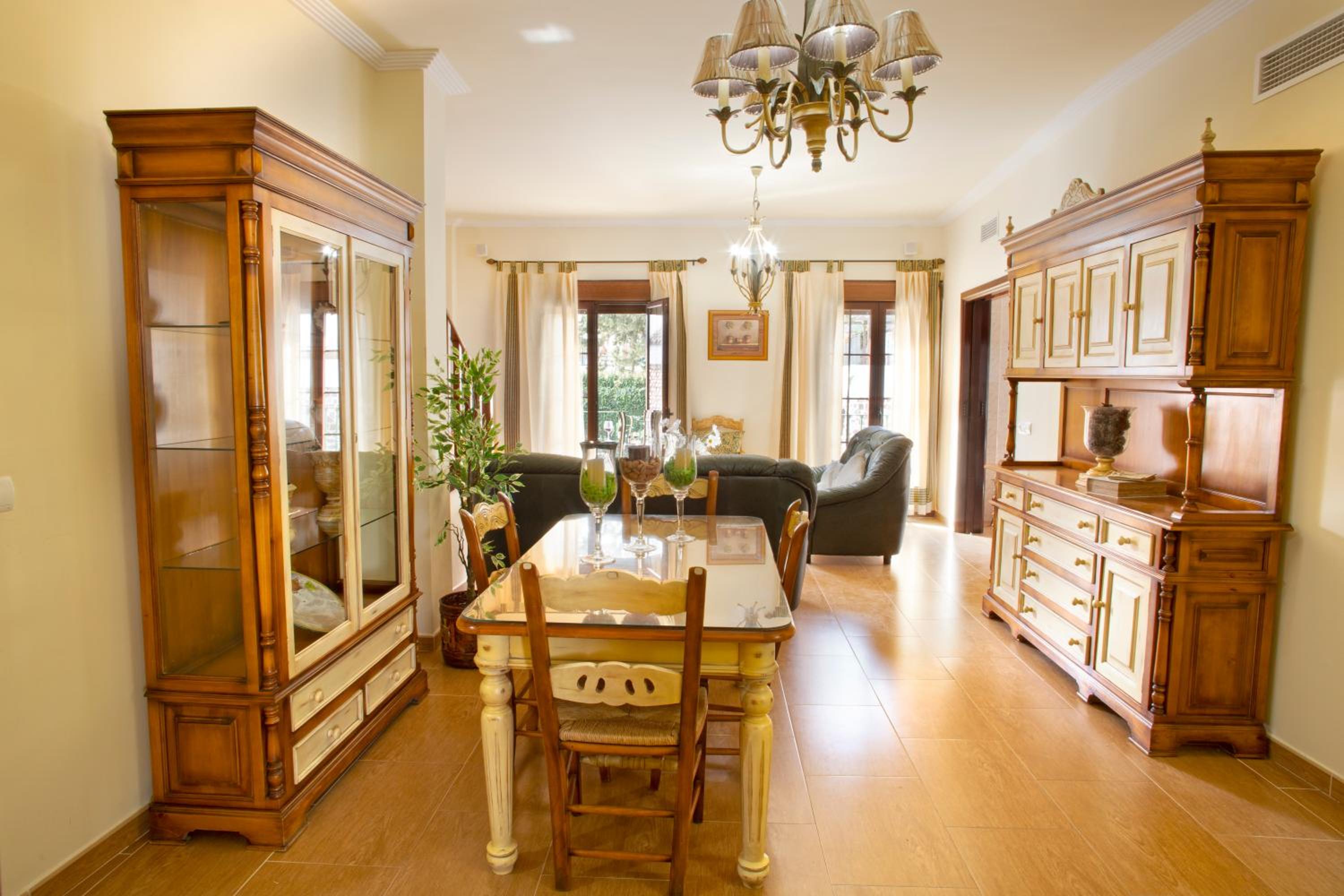 Four-Bedroom House - Photo 15