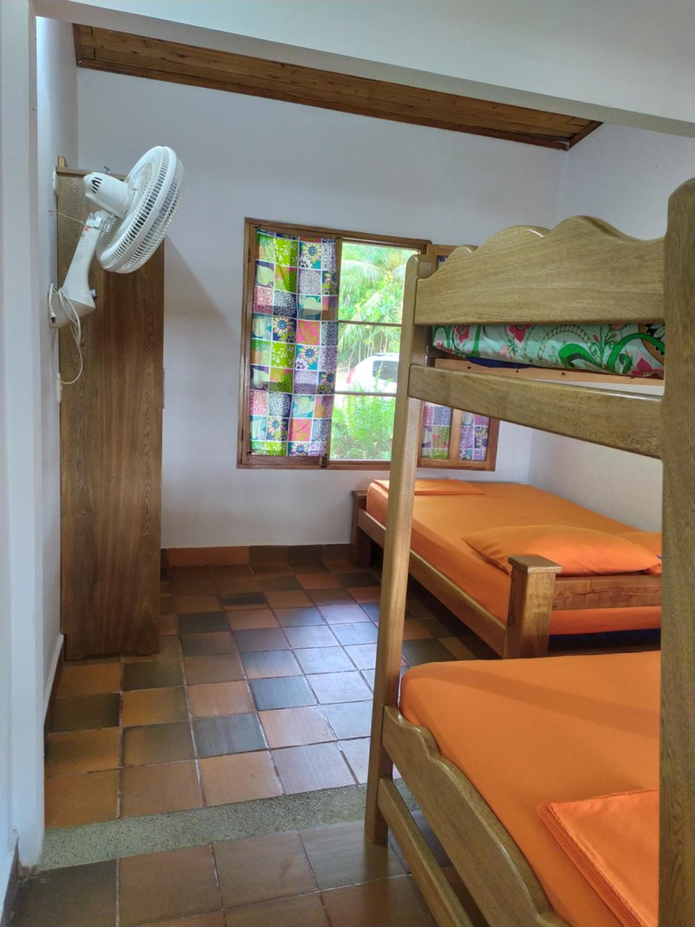 Quadruple Room with Private Bathroom photo 3