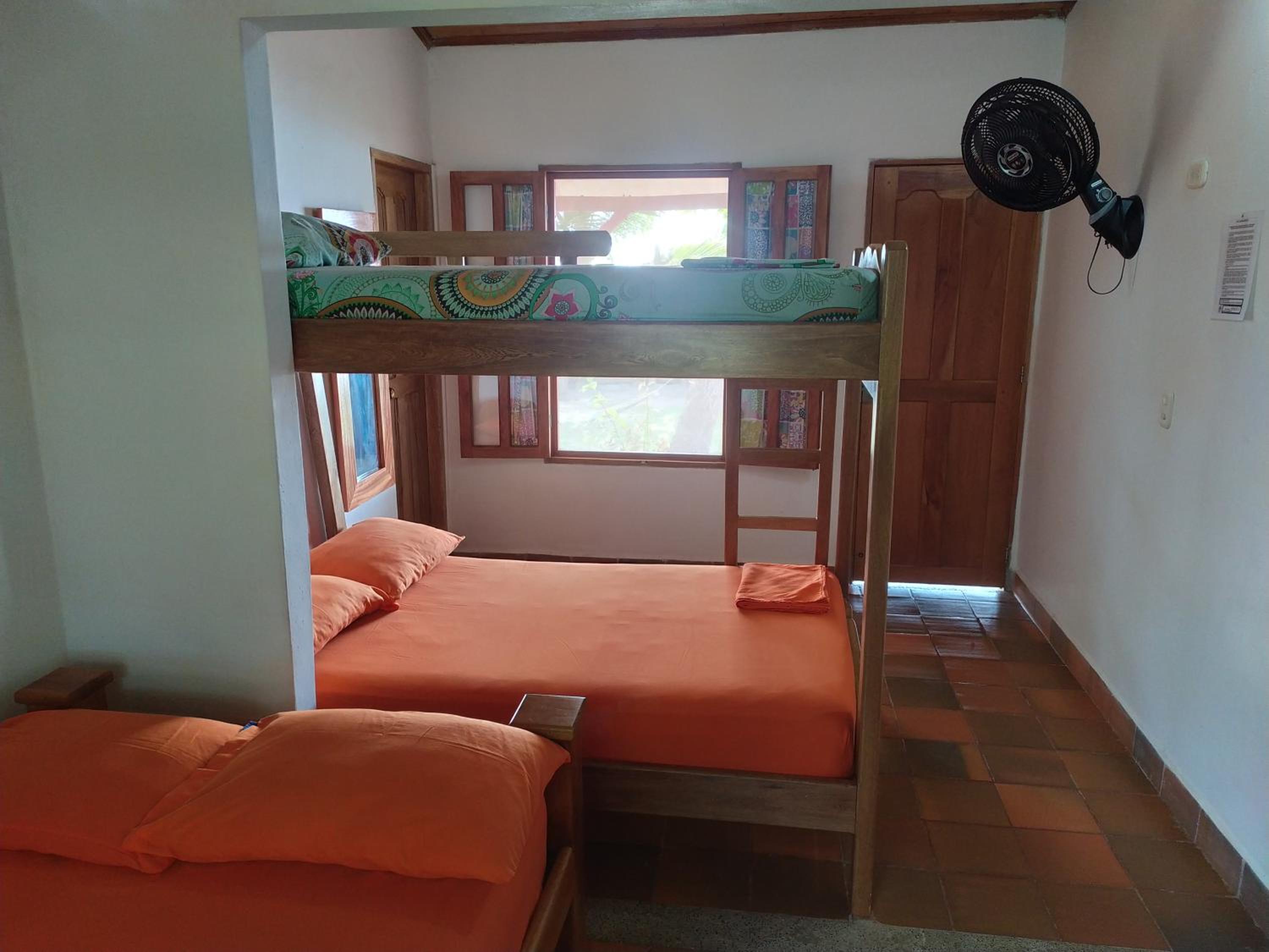Quadruple Room with Private Bathroom photo 2
