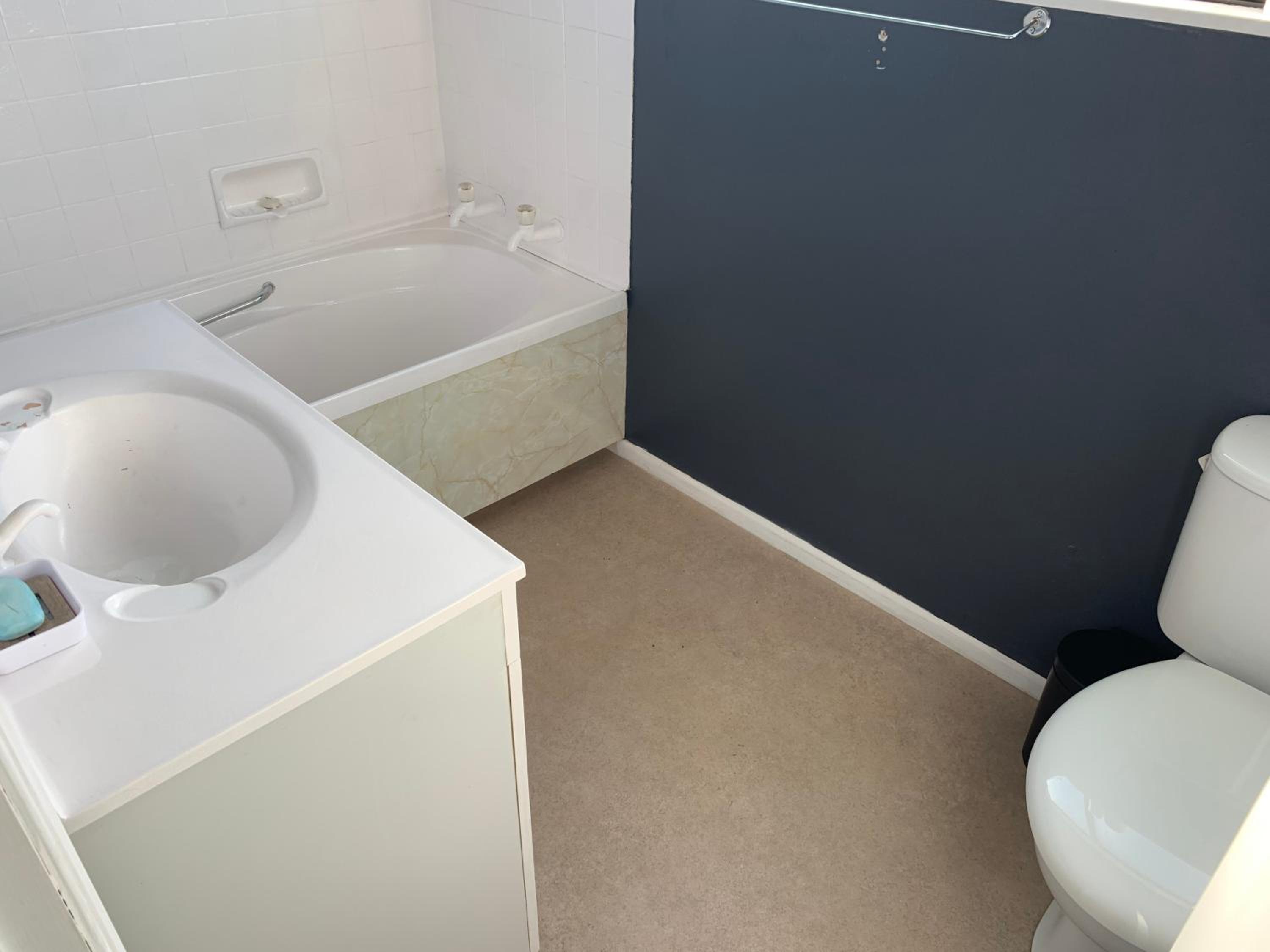 Two-Bedroom House - Photo 3