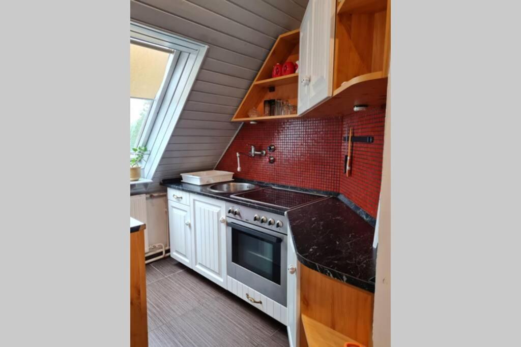 One-Bedroom Apartment - Photo 3