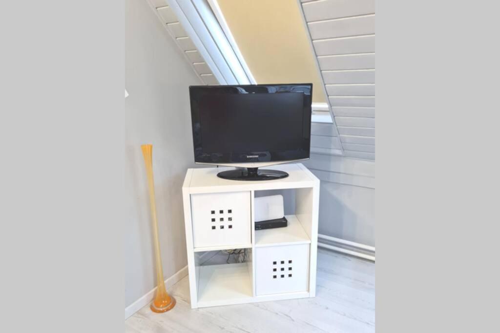 One-Bedroom Apartment - Photo 4