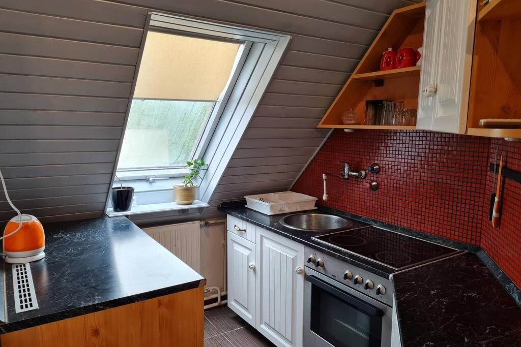 One-Bedroom Apartment - Photo 2