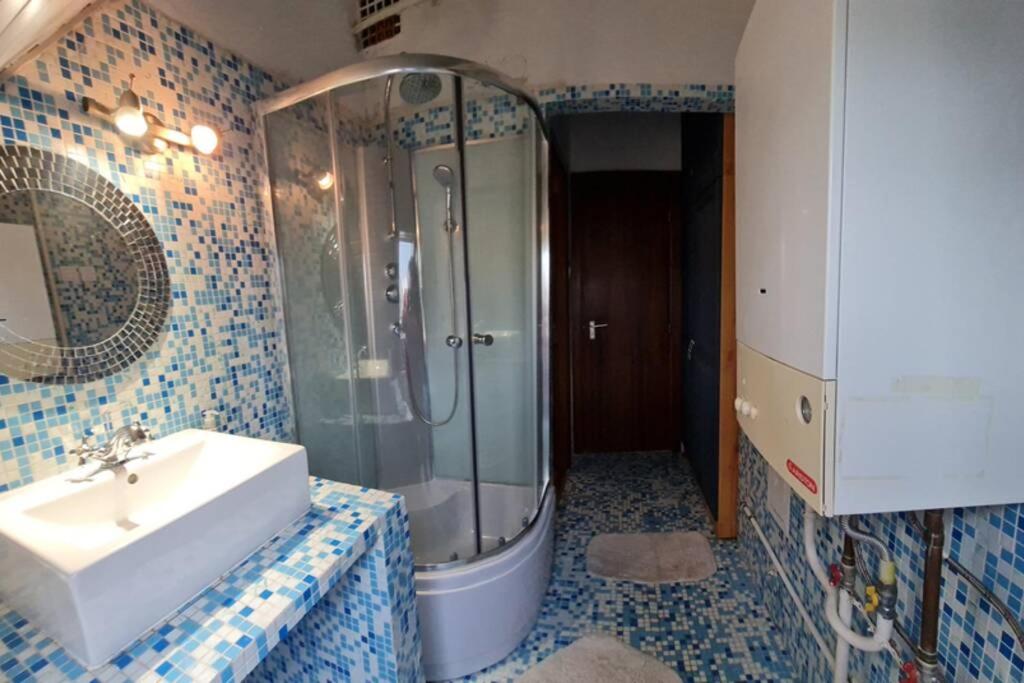 One-Bedroom Apartment - Photo 5