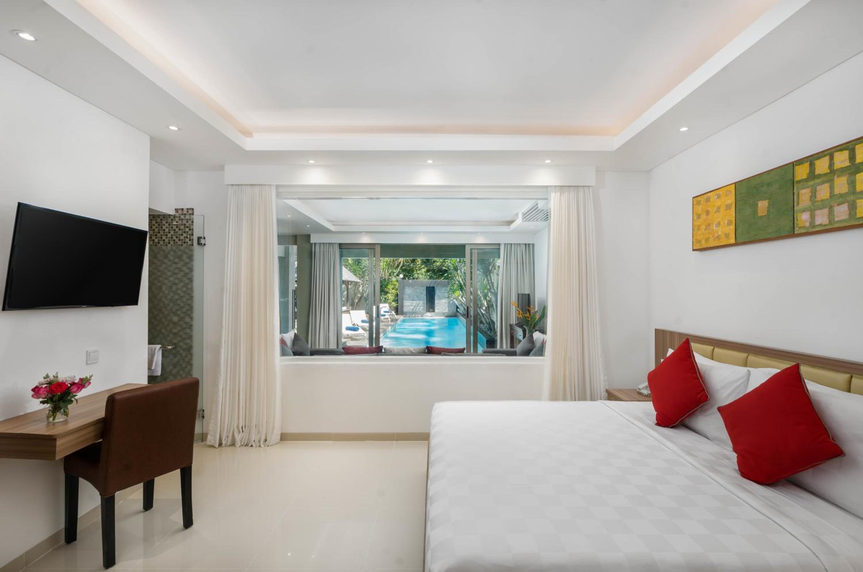 Three Bedroom Grand Deluxe Villa with Private Pool - Photo 12