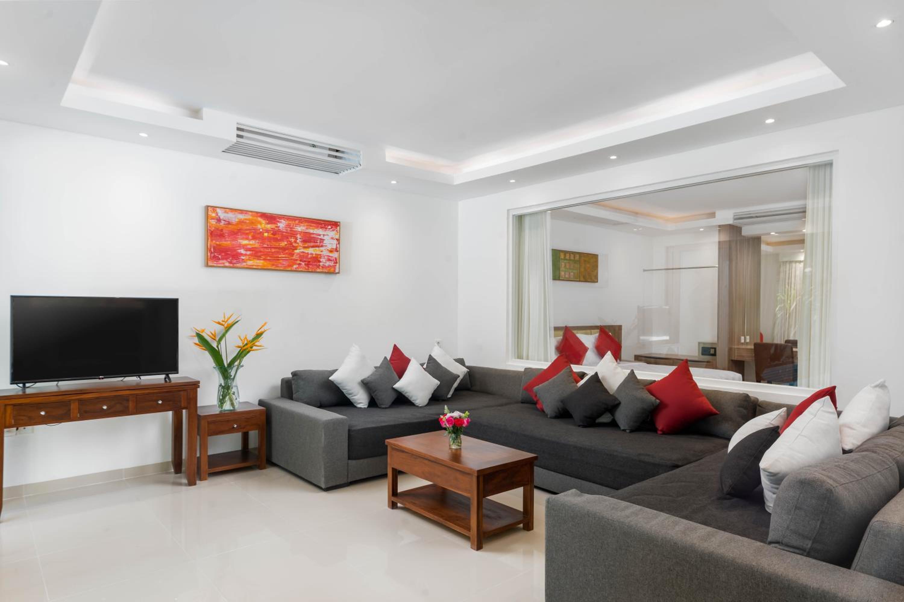 Three Bedroom Grand Deluxe Villa with Private Pool - Photo 16