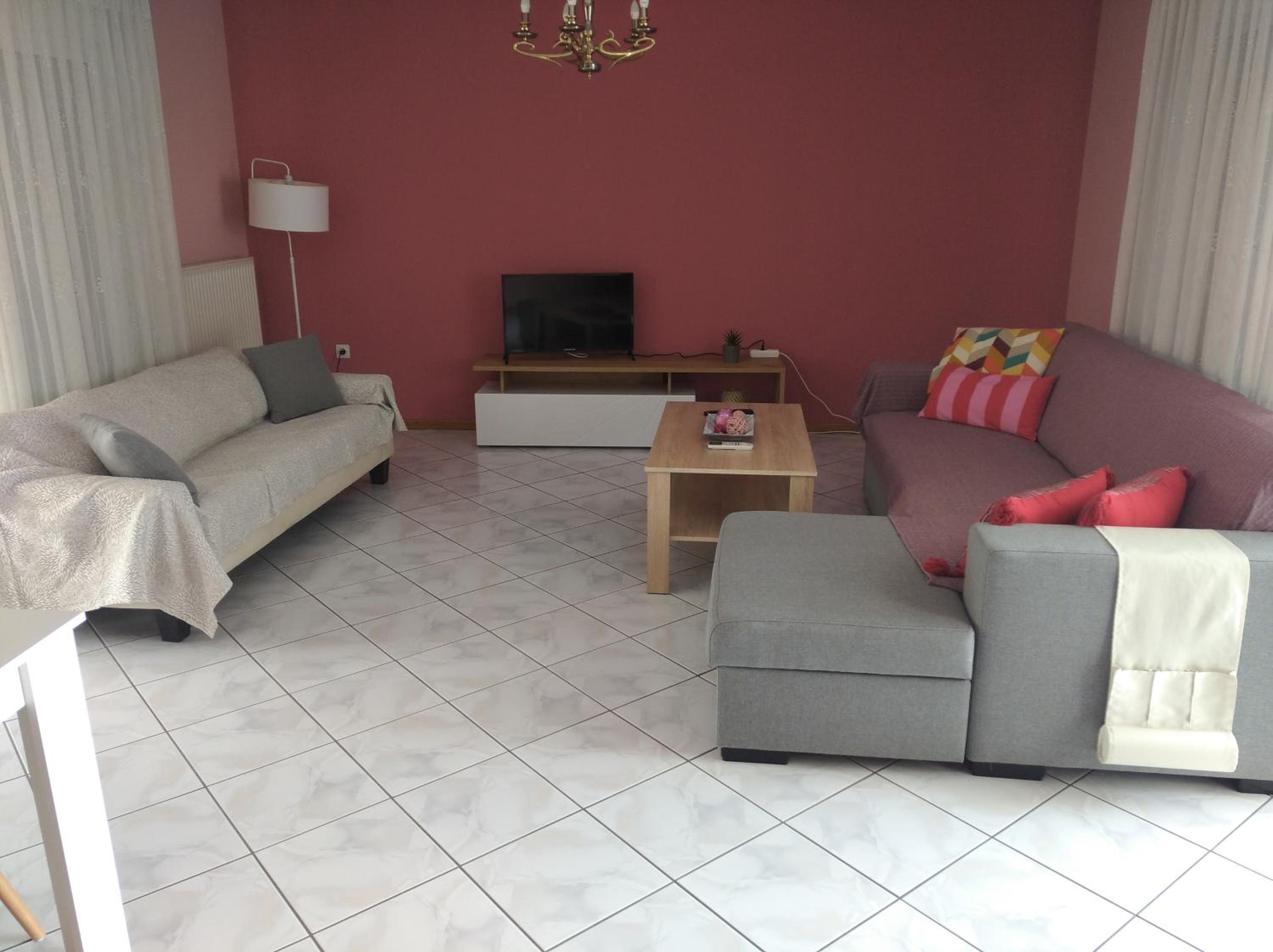 Two-Bedroom Apartment - Photo 2