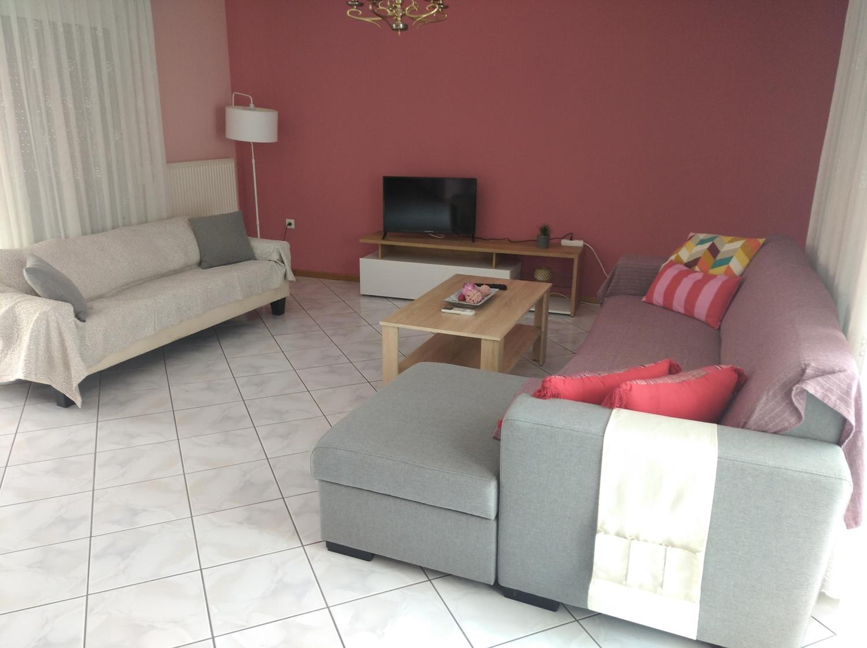 Two-Bedroom Apartment - Photo 3