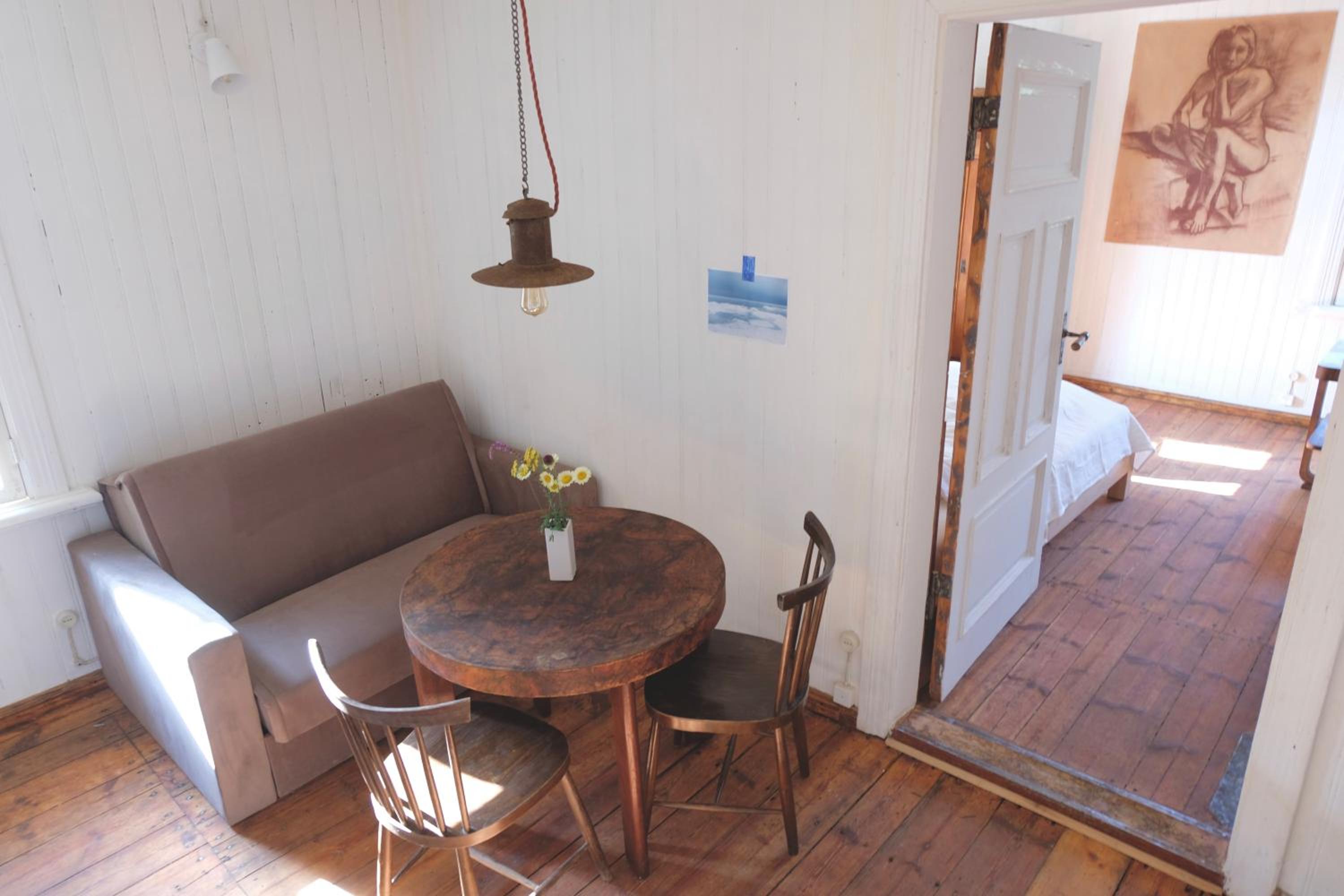 Studio Apartment - Photo 4