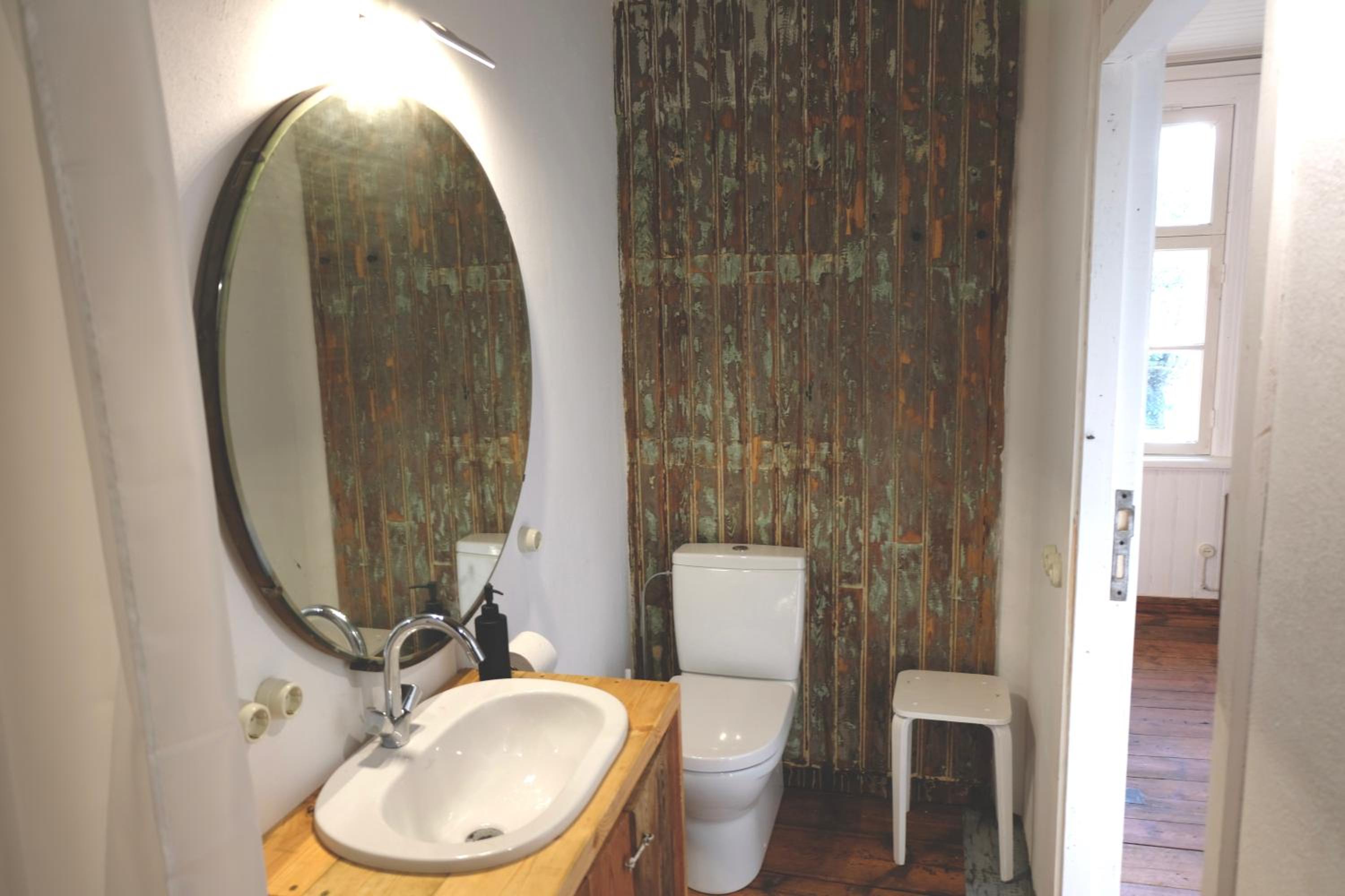Studio Apartment - Photo 2