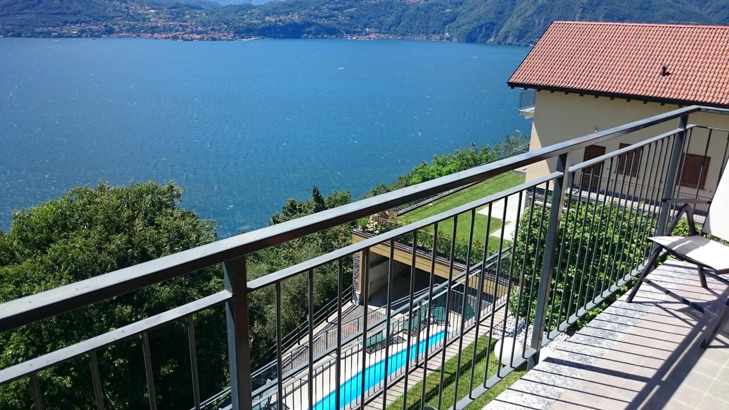 Two-Bedroom Apartment with Lake View photo 3