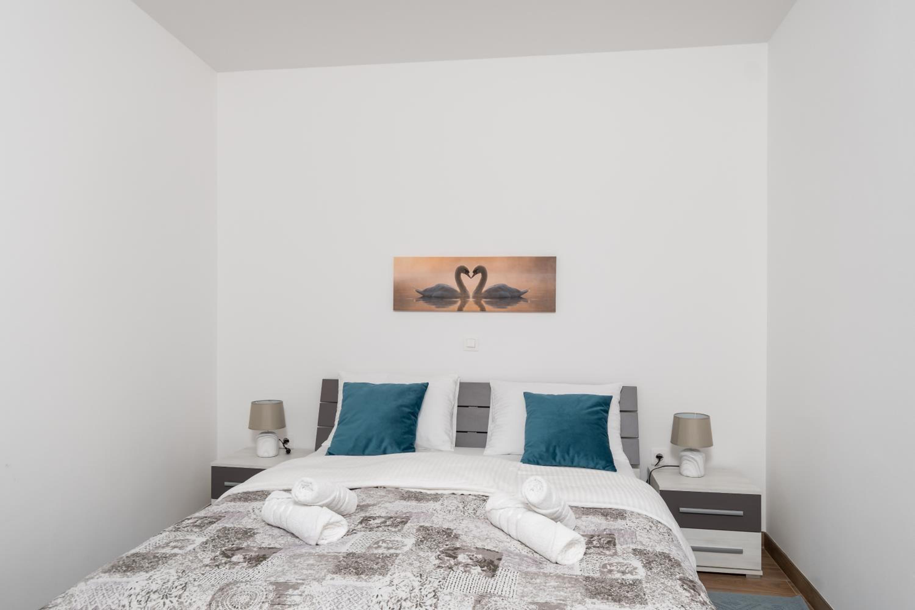 One-Bedroom Apartment - Photo 25