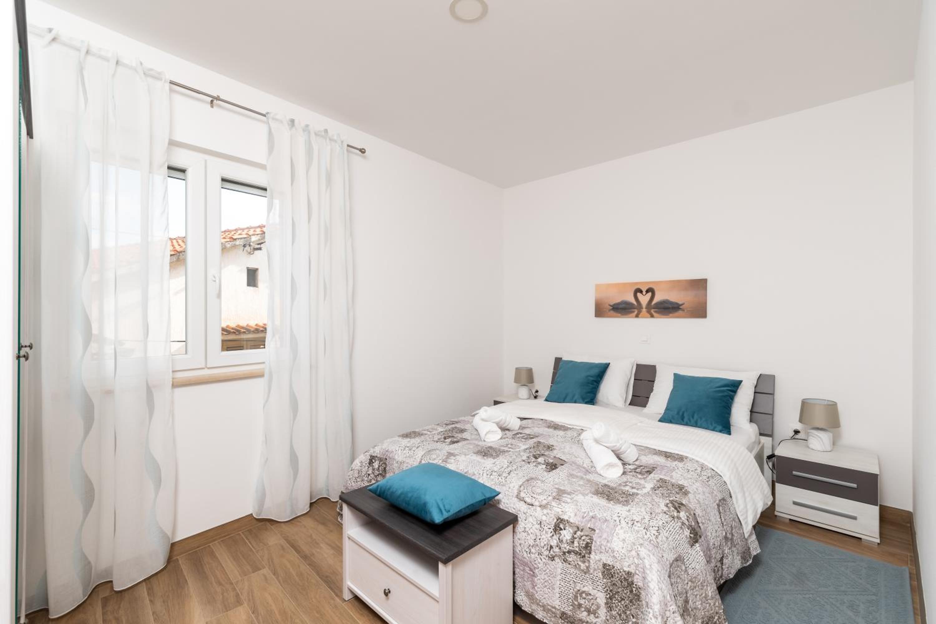 One-Bedroom Apartment - Photo 27