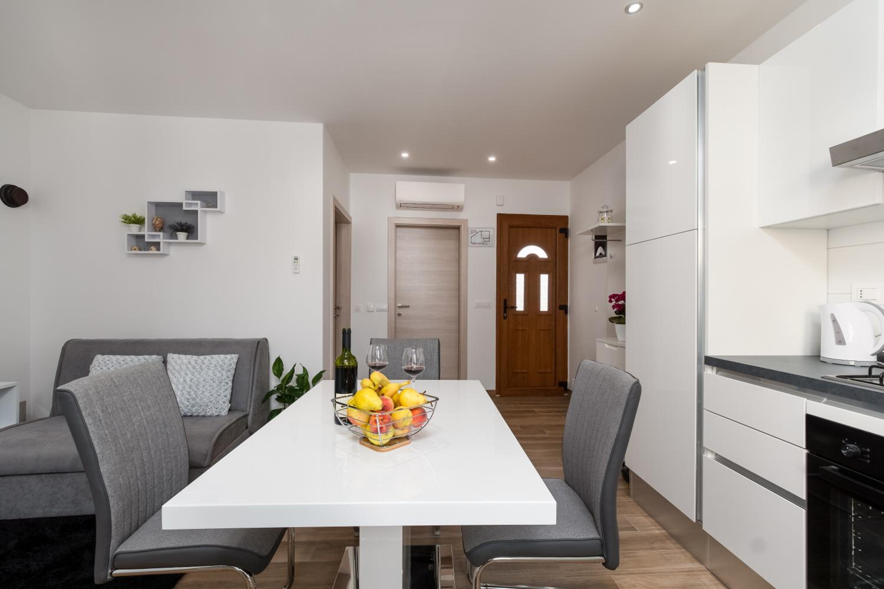 One-Bedroom Apartment - Photo 23