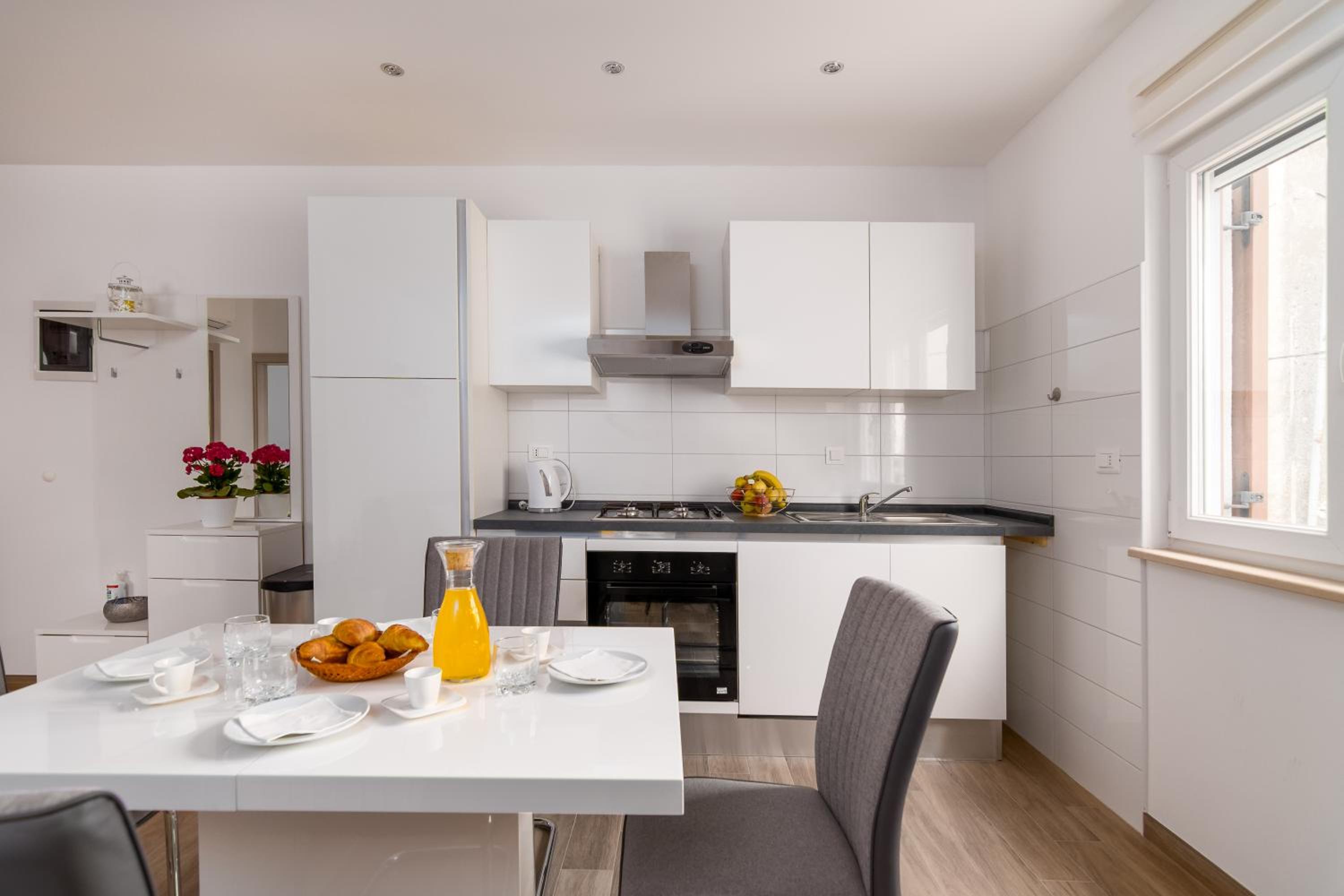One-Bedroom Apartment - Photo 35