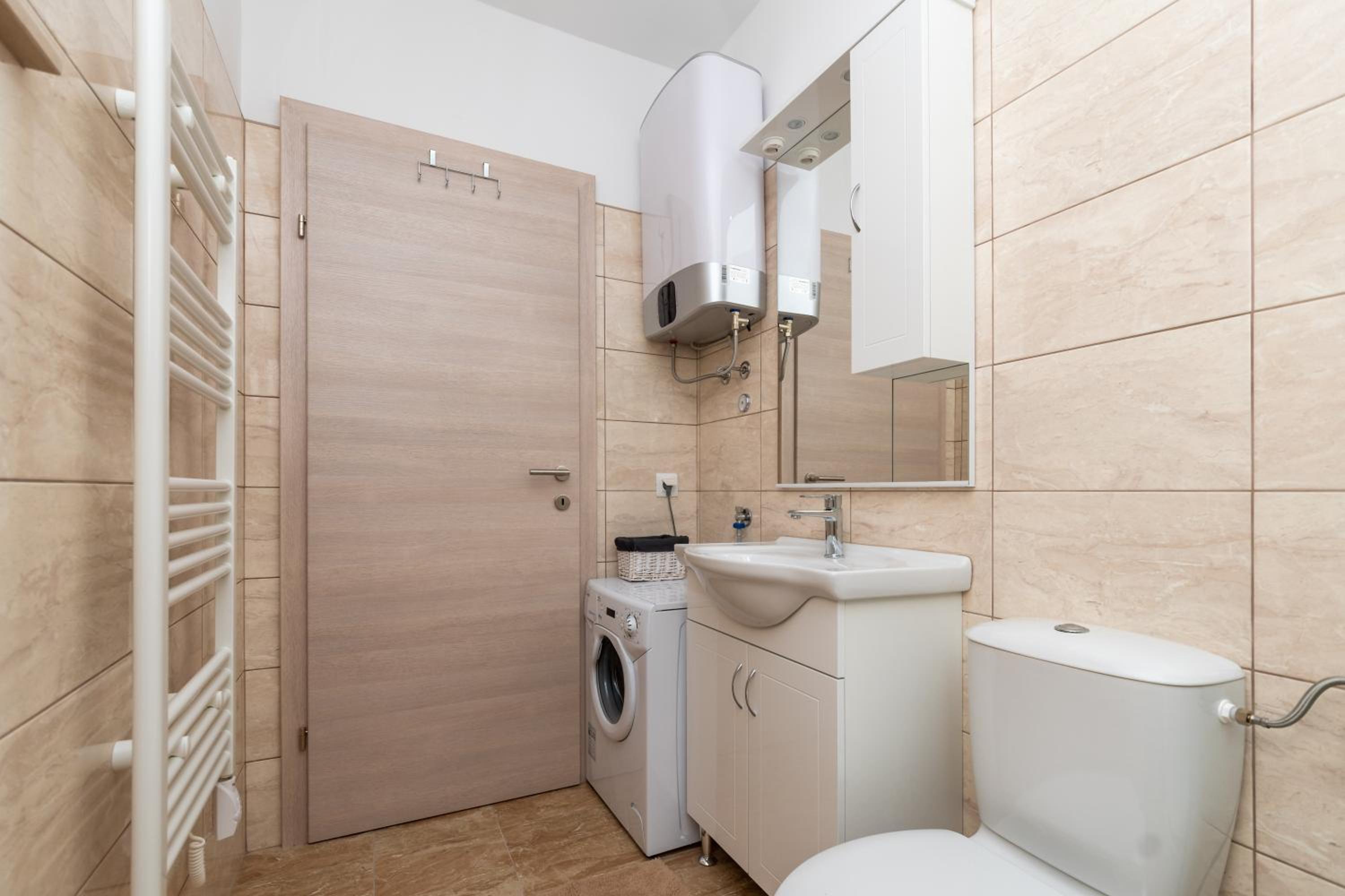 One-Bedroom Apartment - Photo 26