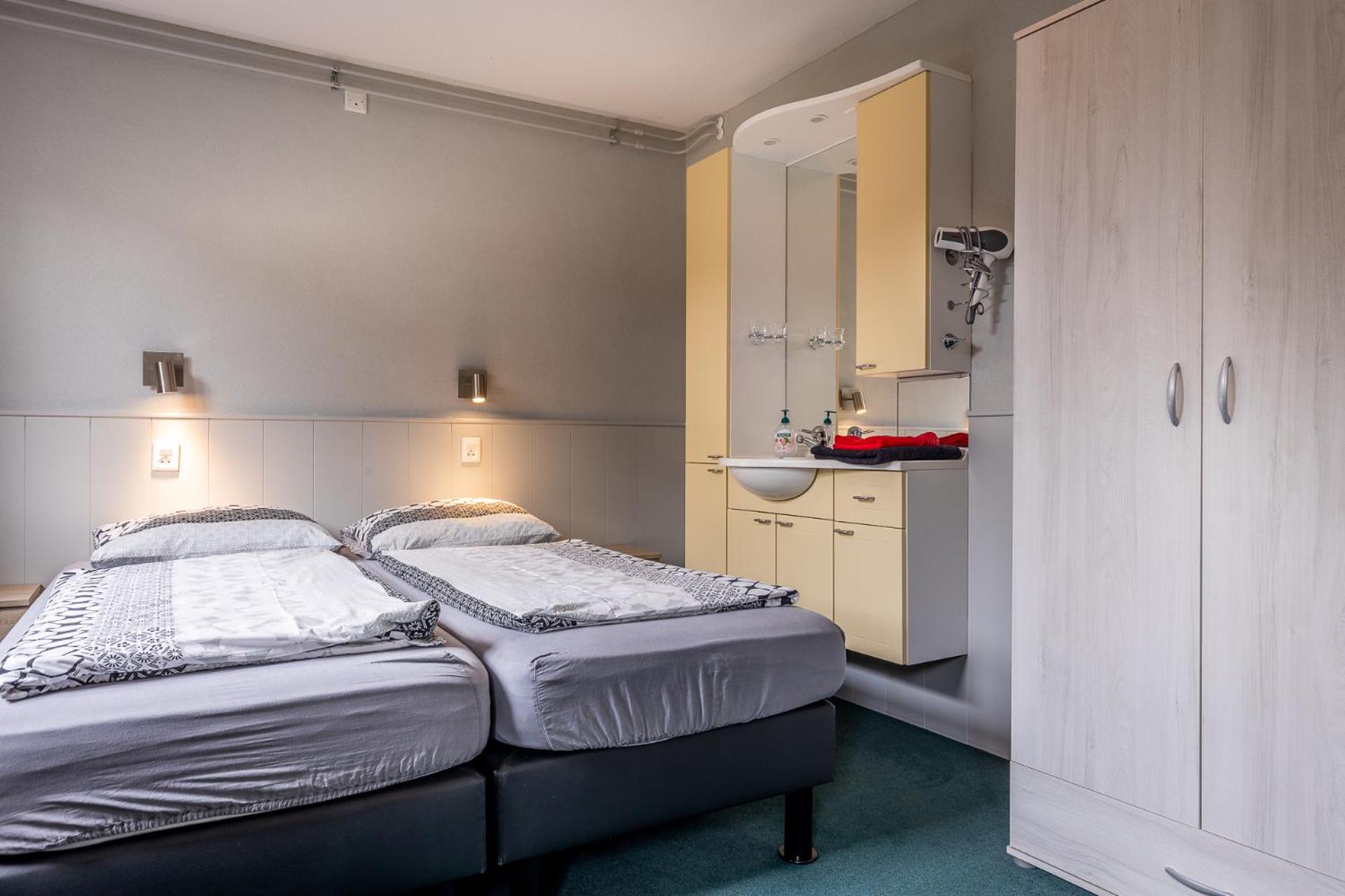 Standard Twin Room photo 3
