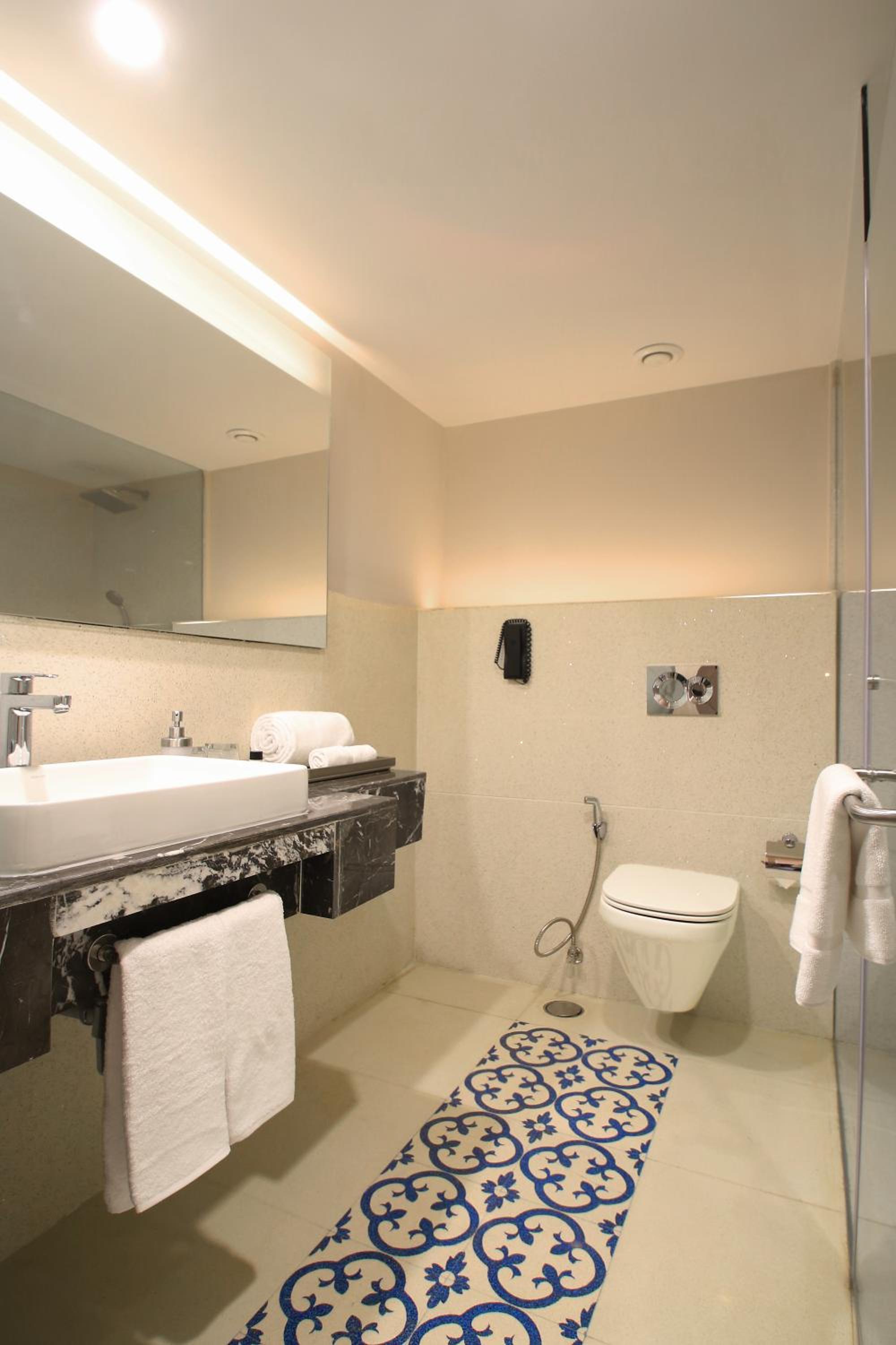 Deluxe Twin Room: Avail 20% discount on FNB, 1+1 Happy Hour from 1pm – 11pm on selected brands at Lattice Bar, Guaranteed Early Check-In upto 2 hours Deluxe Twin Room: Avail 20% discount on FNB, 1+1 Happy Hour from 1pm – 11pm on selected brands at Lattice Bar, Guaranteed Early Check-In upto 2 hours