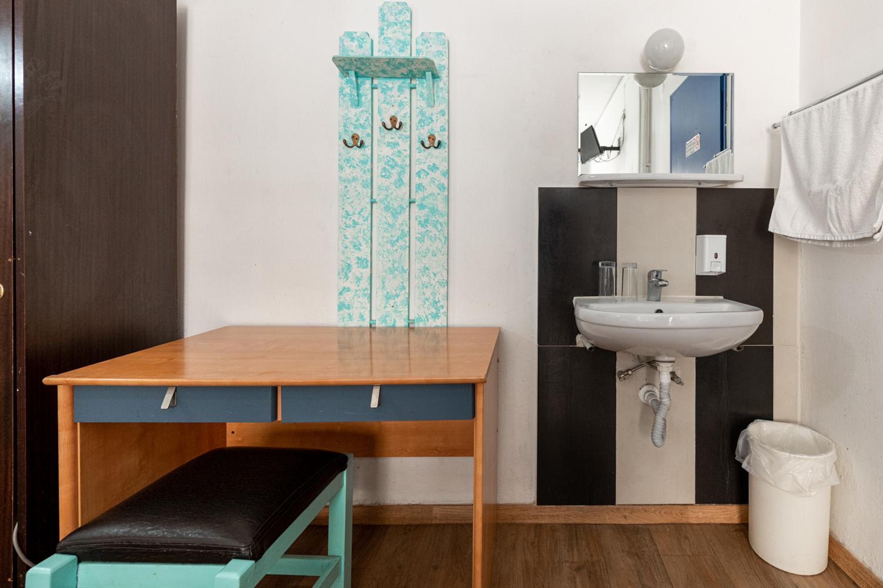 Triple Room with Shared Bathroom photo 3