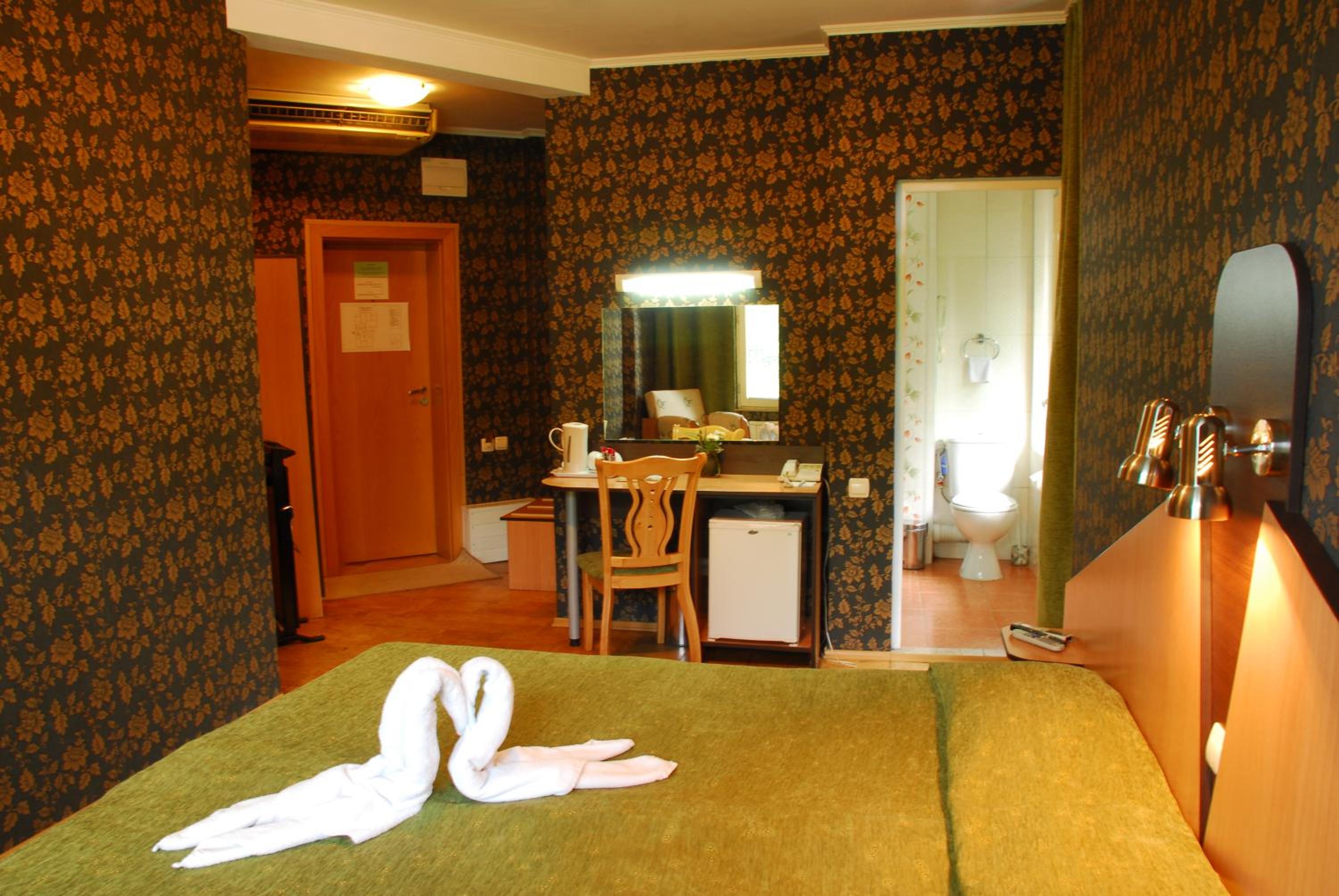 Standard Double Room - Photo 3