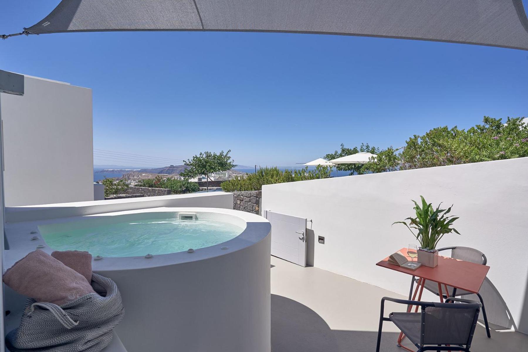 Junior Suite with Hot Tub and Partial Sea view/Lower courtyard - Photo 26