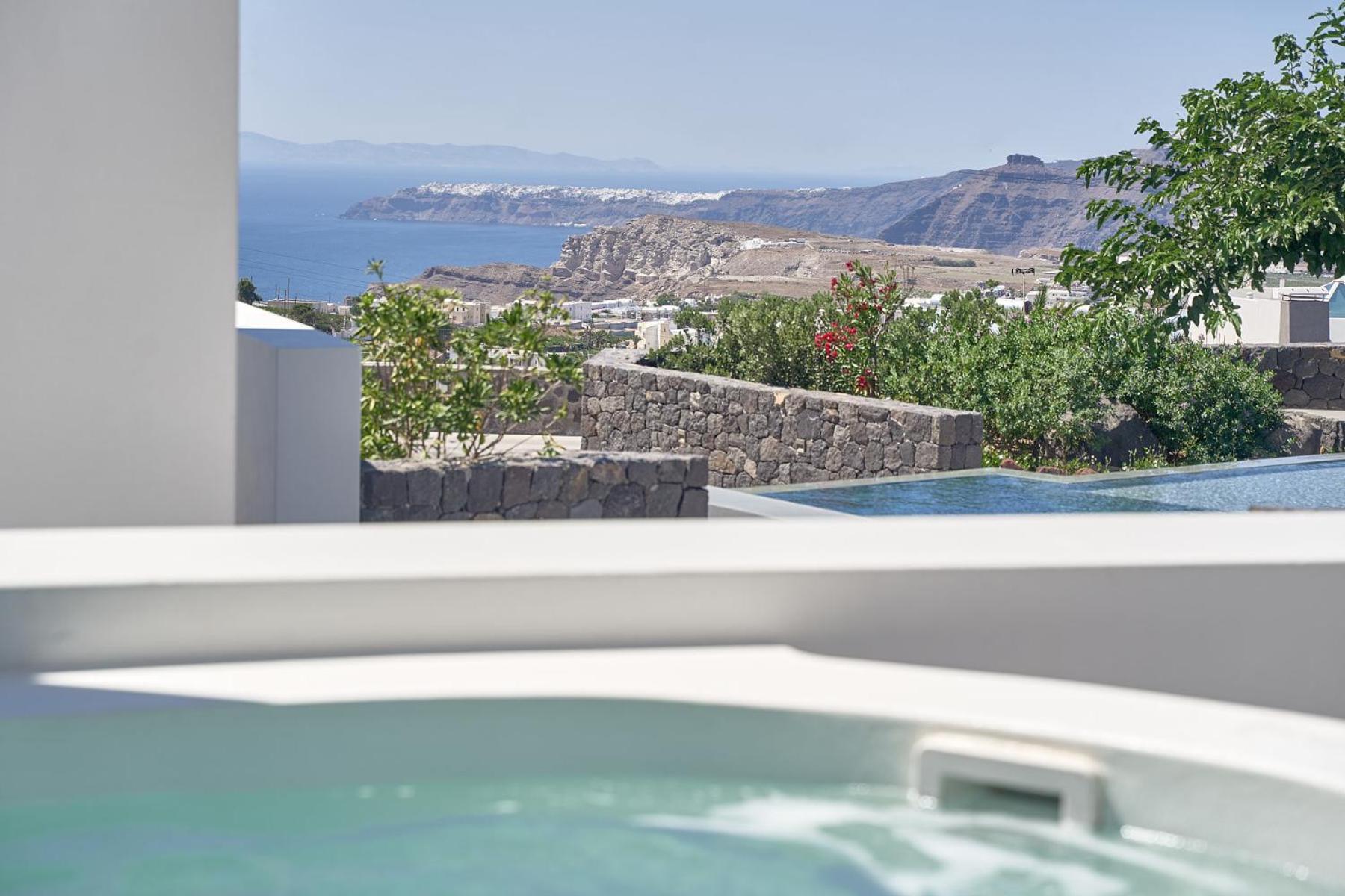 Junior Suite with Hot Tub and Partial Sea view/Lower courtyard - Photo 24