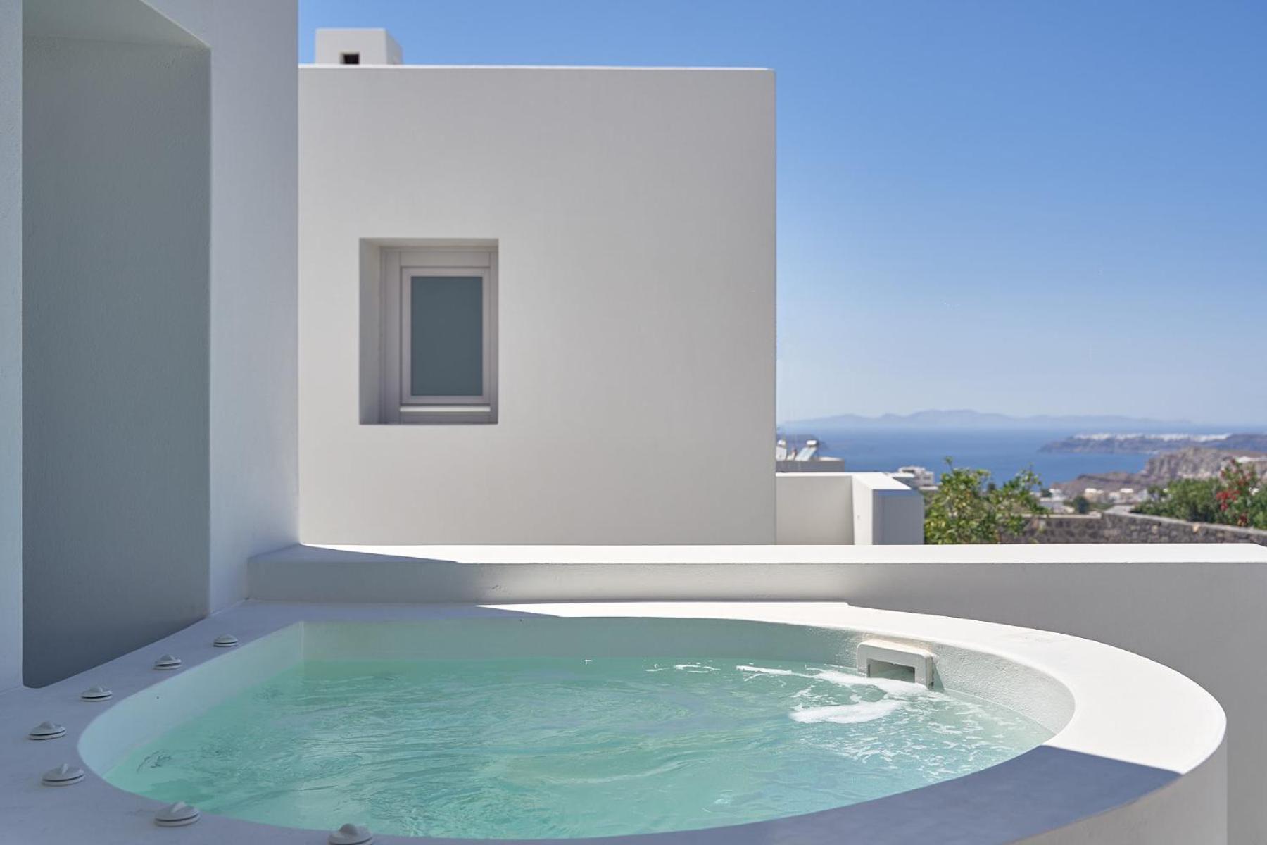 Junior Suite with Hot Tub and Partial Sea view/Lower courtyard - Photo 21