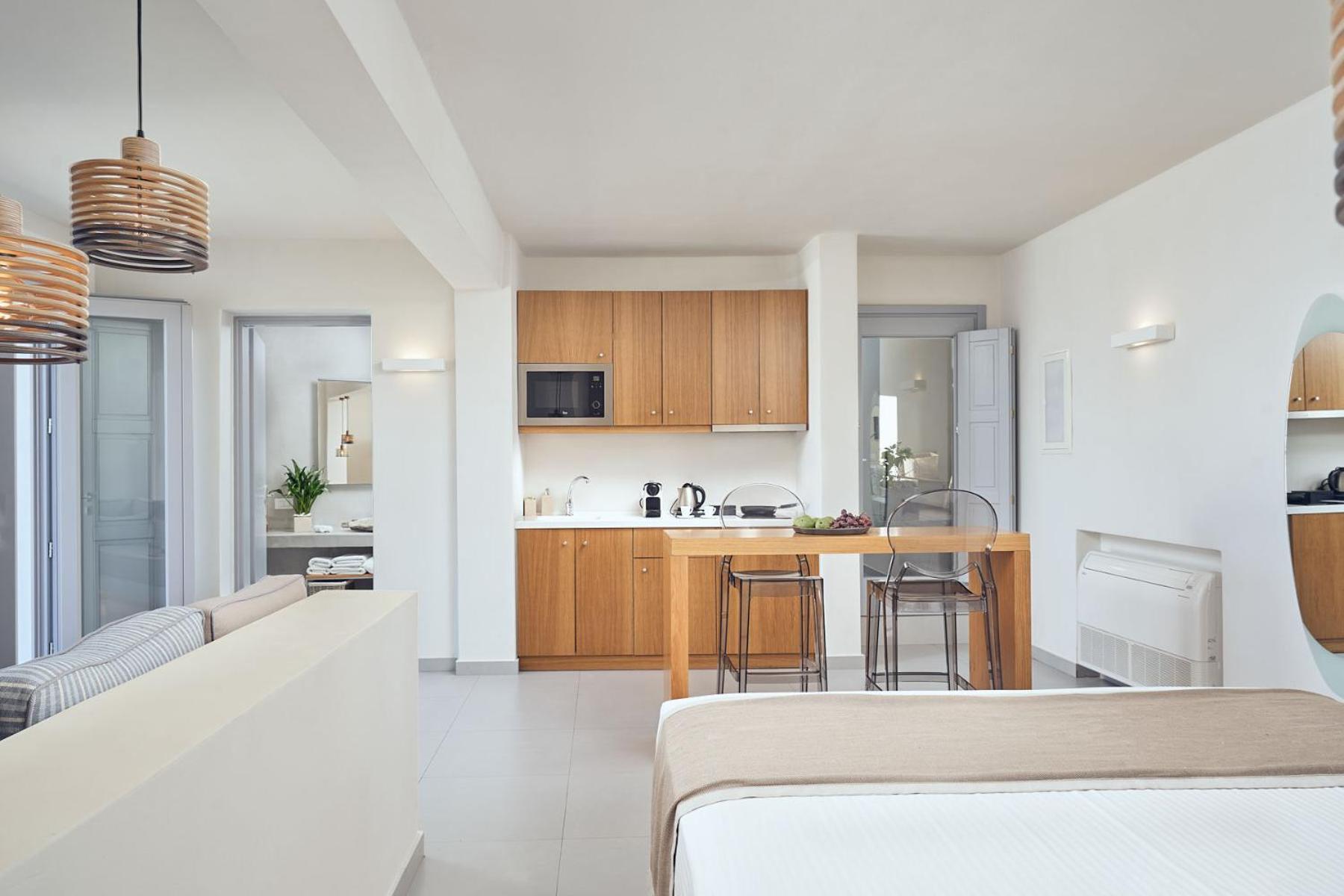 Junior Suite with Hot Tub and Partial Sea view/Lower courtyard - Photo 40
