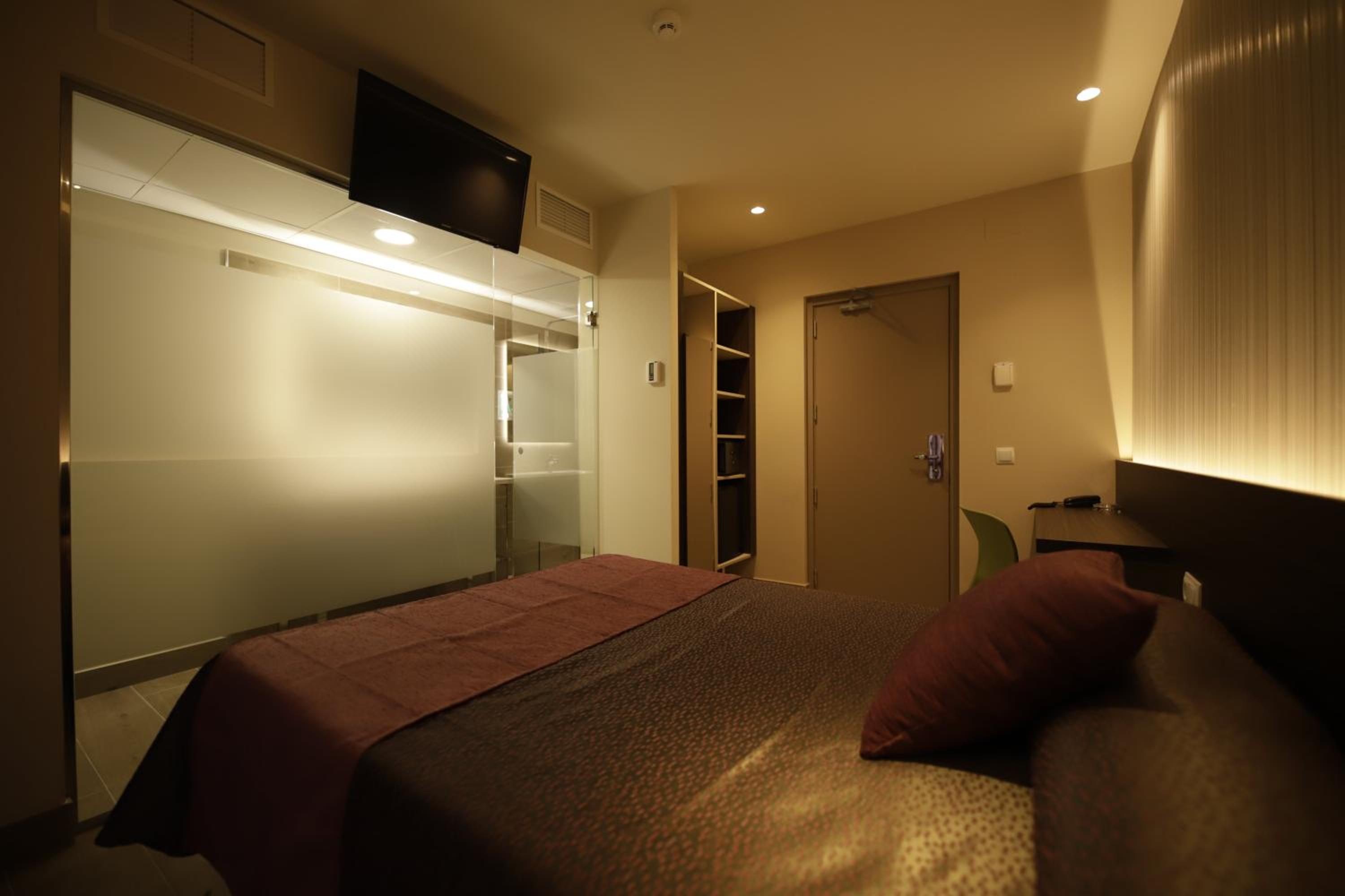 Standard Double Room photo 3