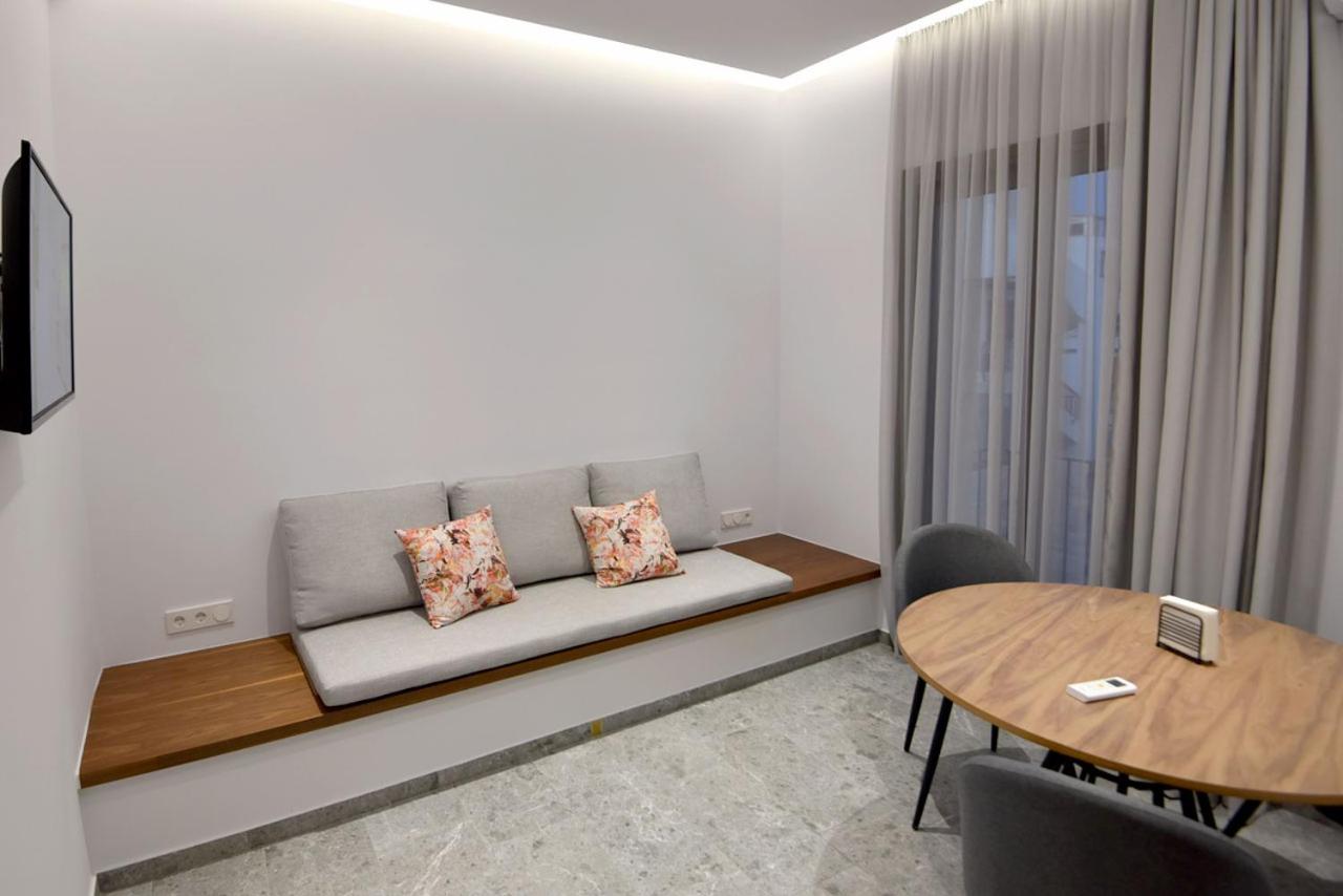One-Bedroom Apartment - Photo 11