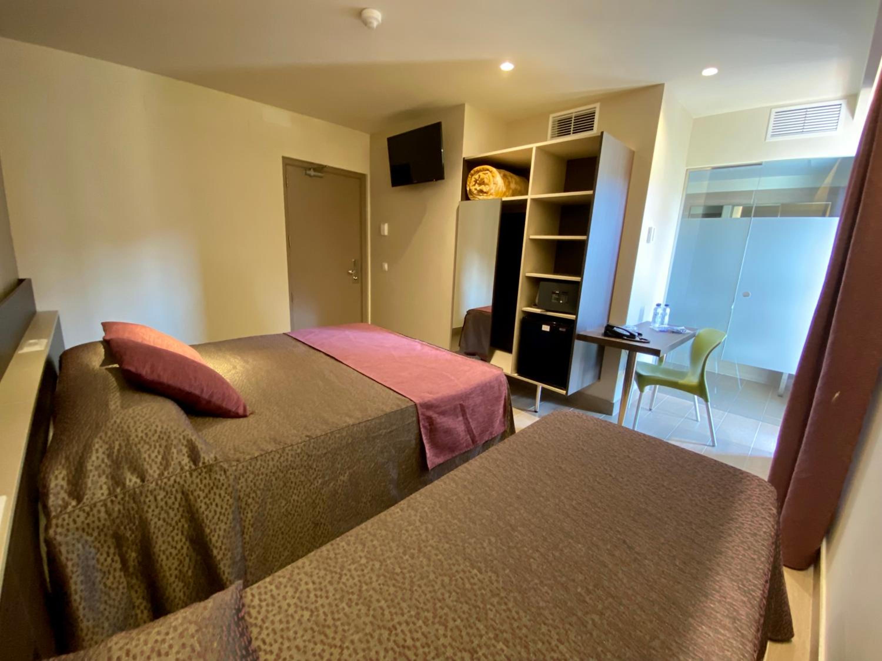 Standard Triple Room photo 3