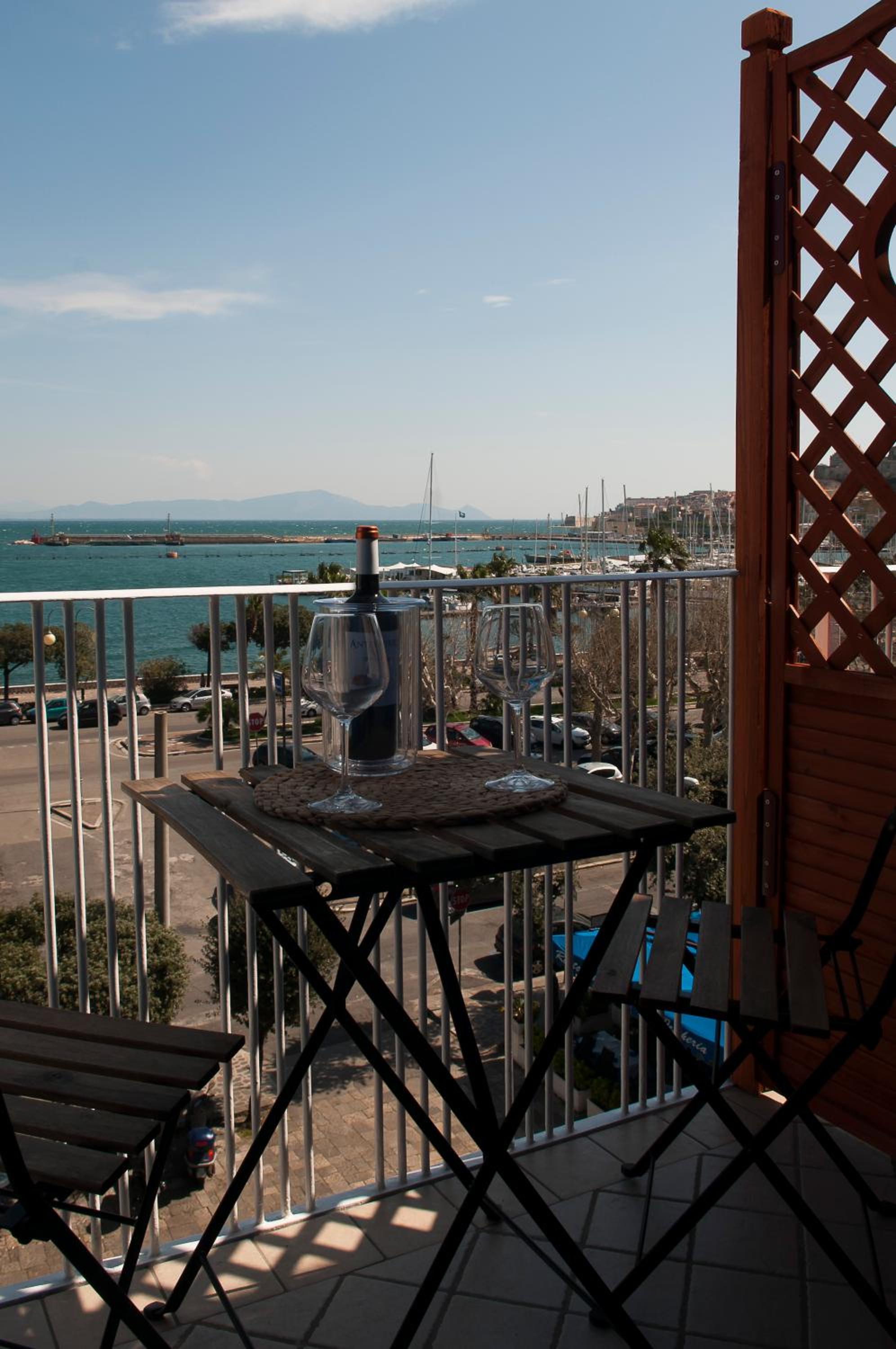 Double Room with Private External Bathroom, Balcony and Sea View photo 3