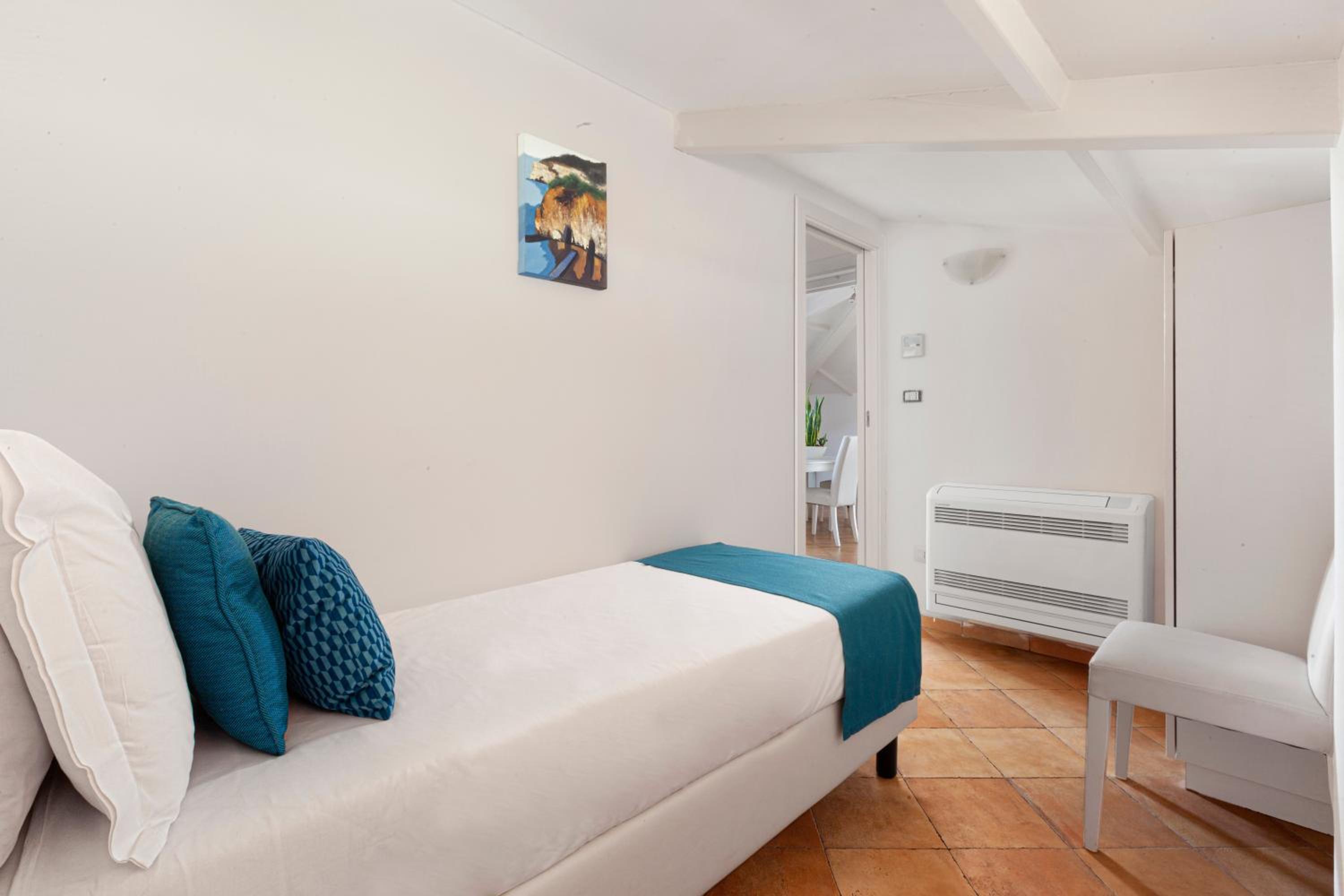 Three-Bedroom Apartment - Photo 9
