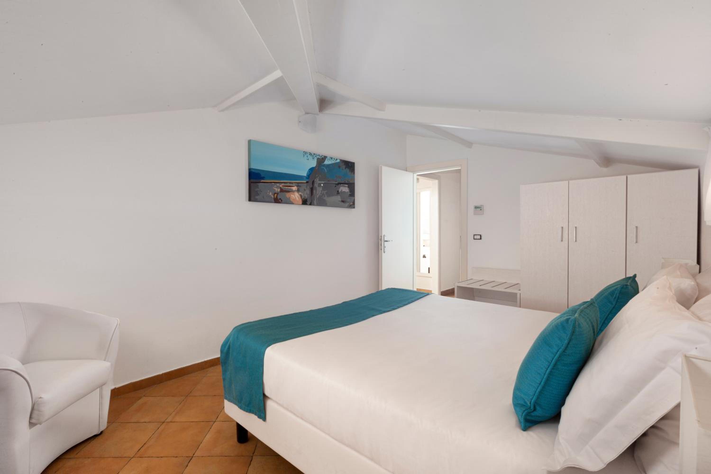 Three-Bedroom Apartment - Photo 12