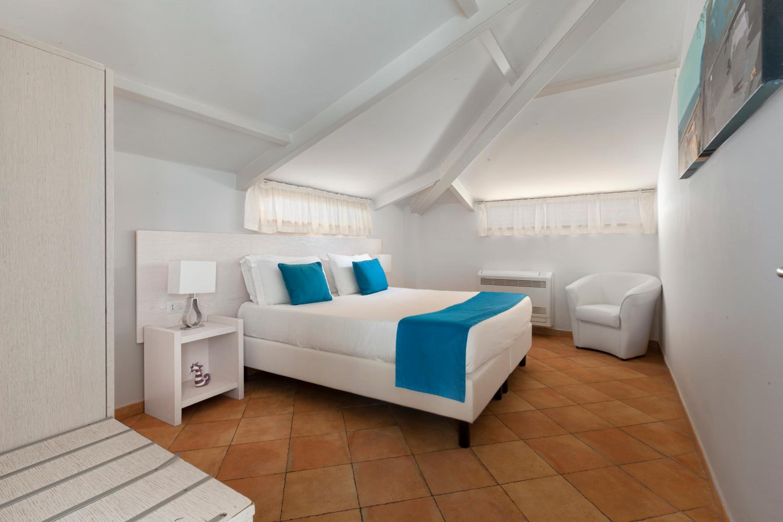 Three-Bedroom Apartment - Photo 10